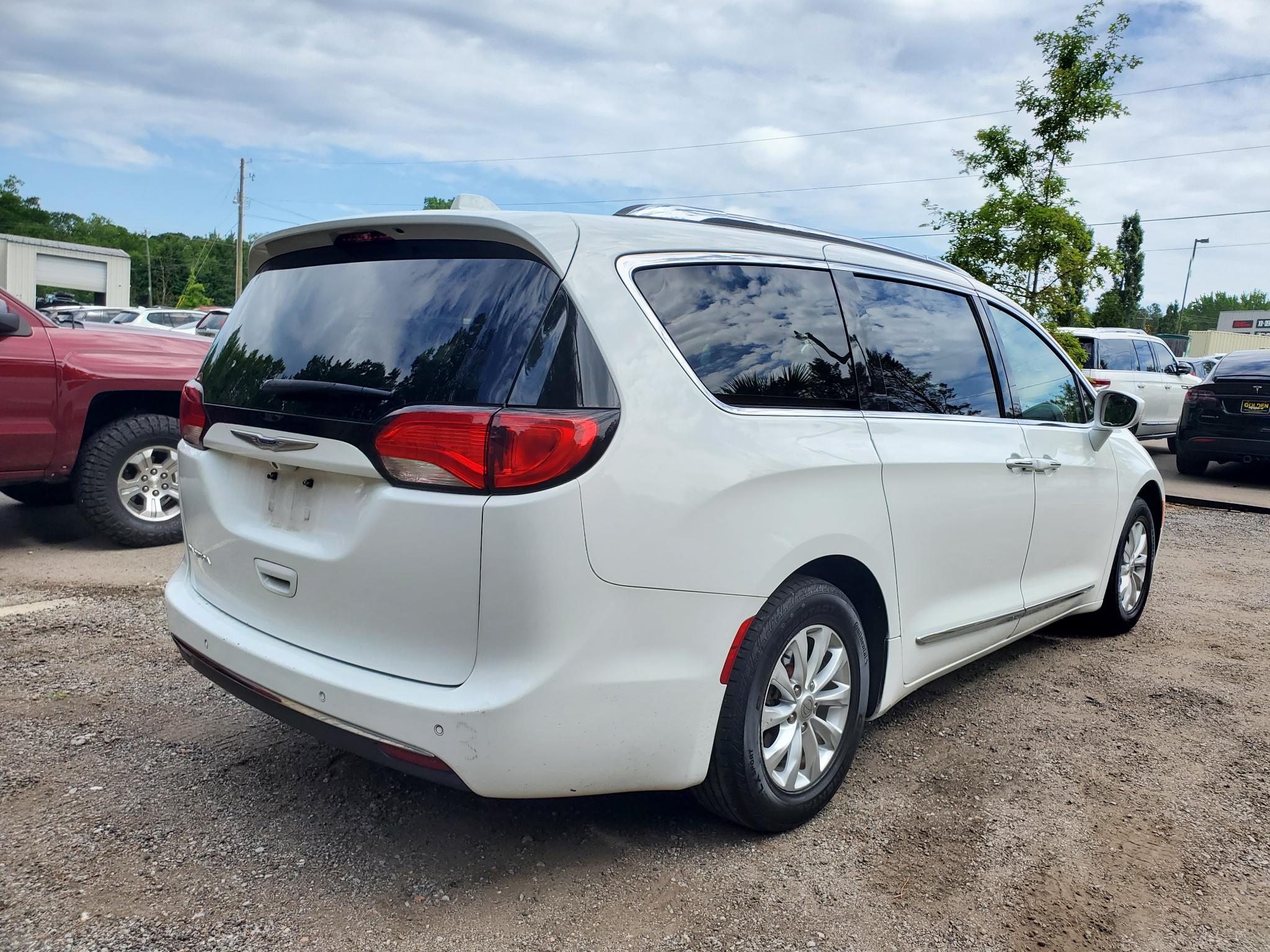 Chrysler Pacifica Touring L FWD 2019