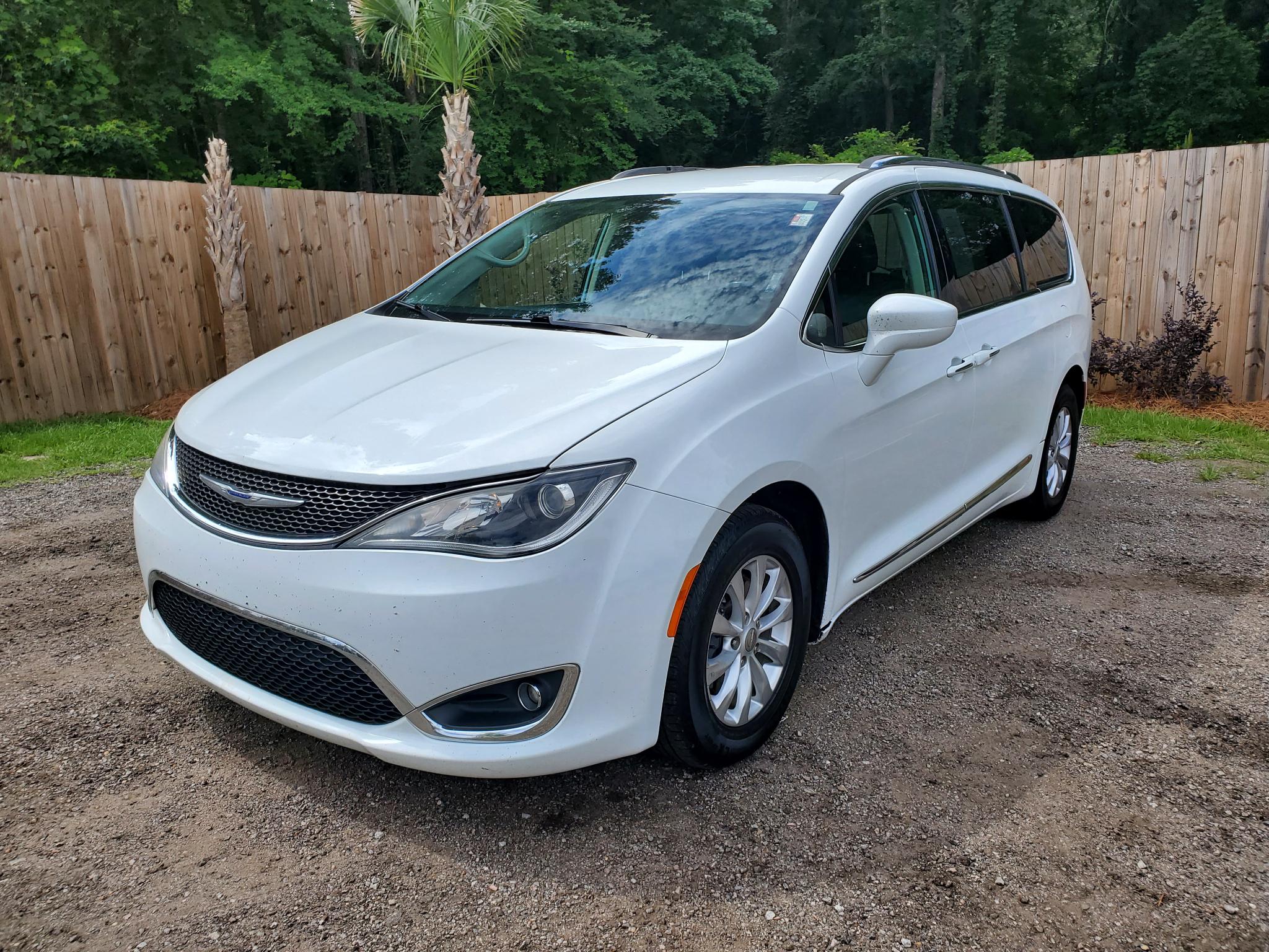 Chrysler Pacifica Touring L FWD 2019