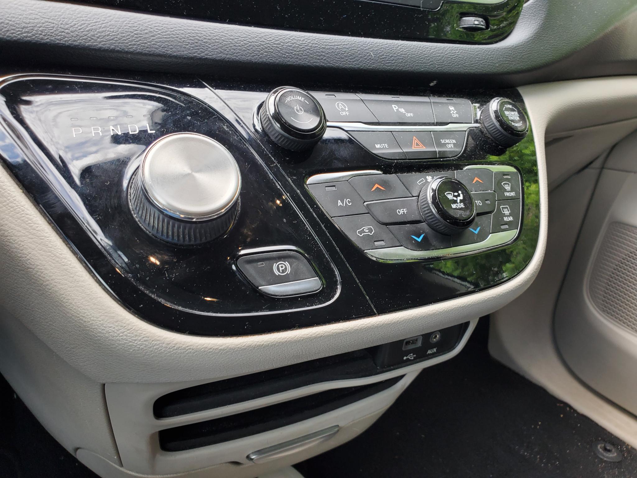 Chrysler Pacifica Touring L FWD 2019