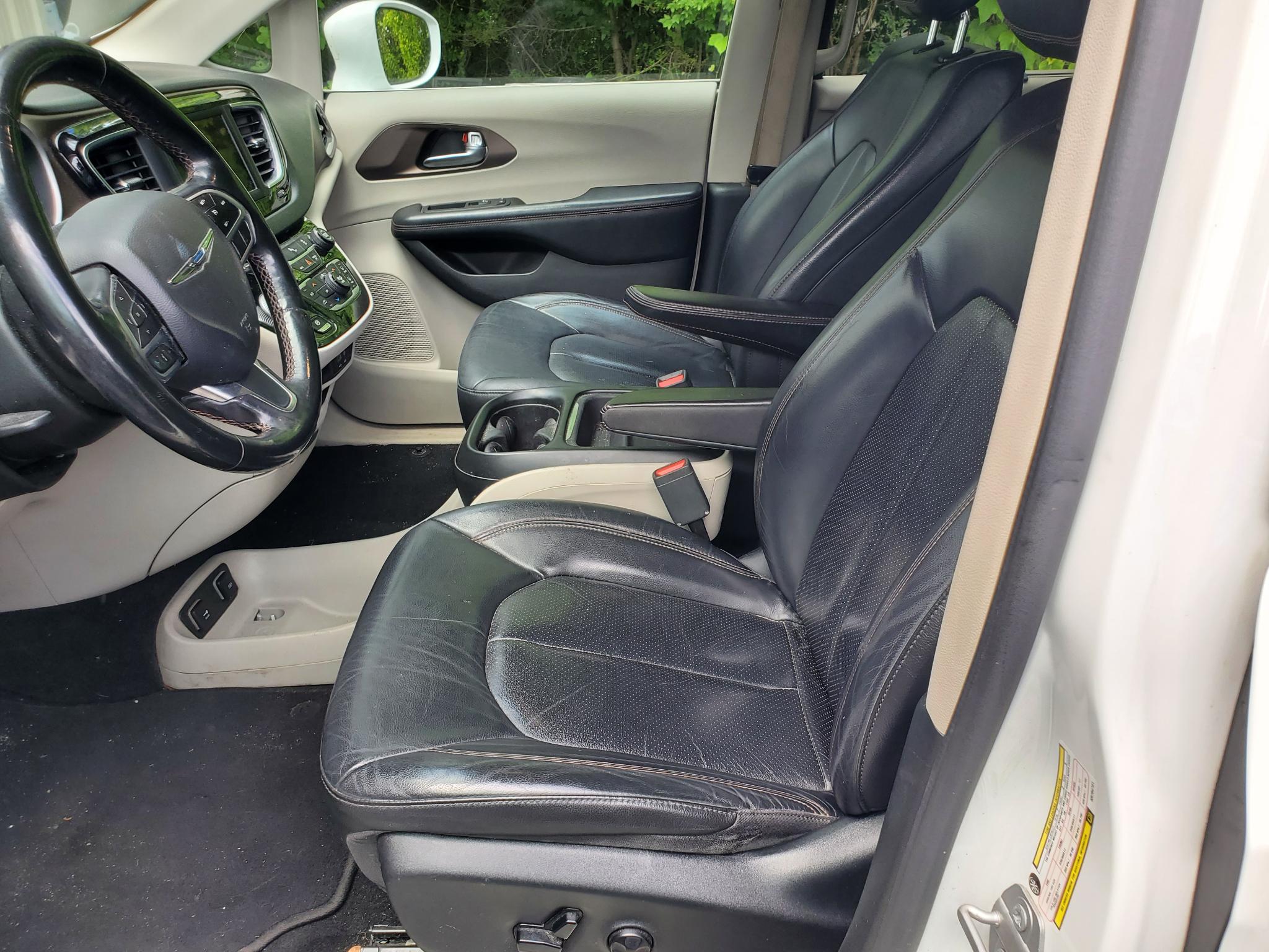 Chrysler Pacifica Touring L FWD 2019