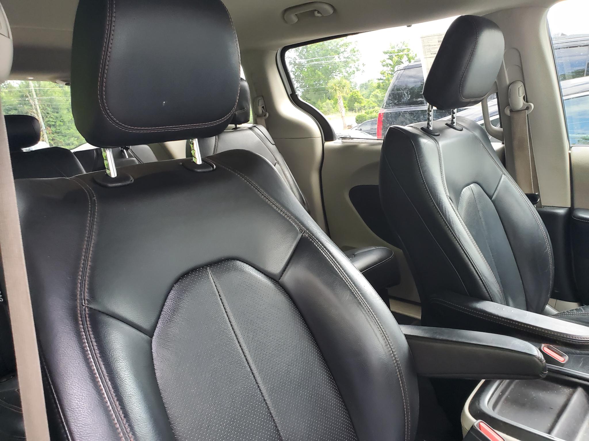 Chrysler Pacifica Touring L FWD 2019