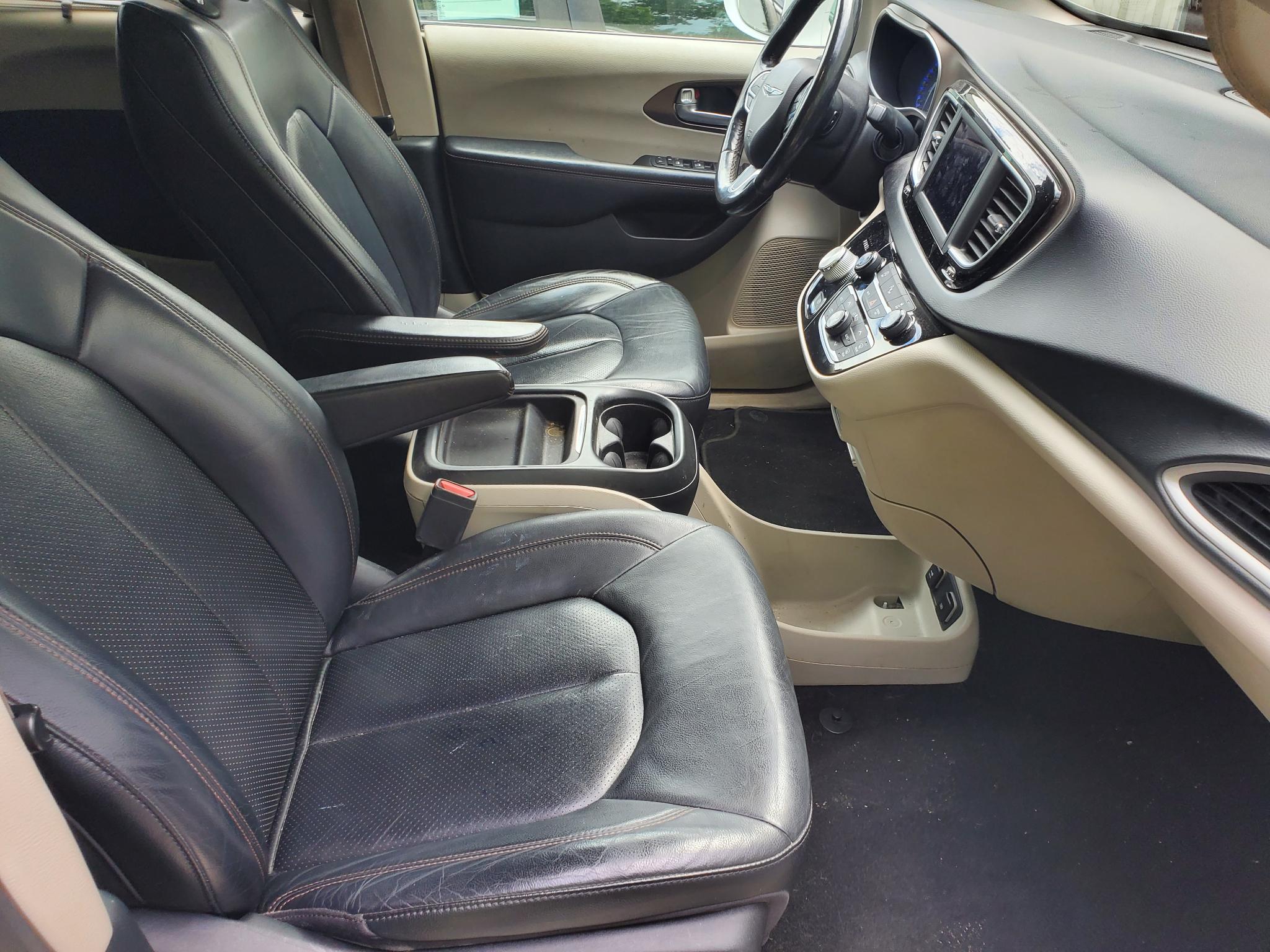 Chrysler Pacifica Touring L FWD 2019
