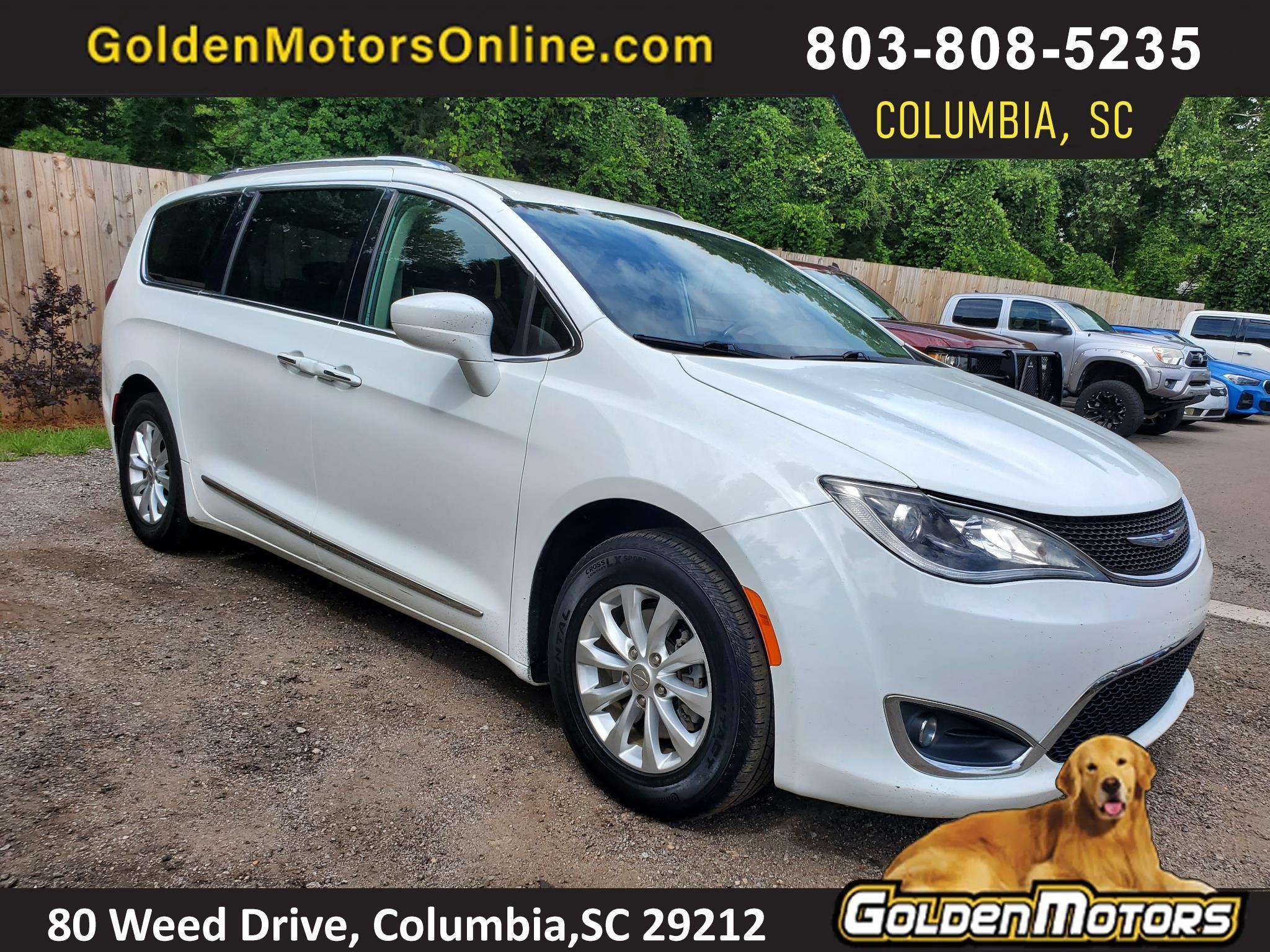 2019 Chrysler Pacifica Touring L's photo