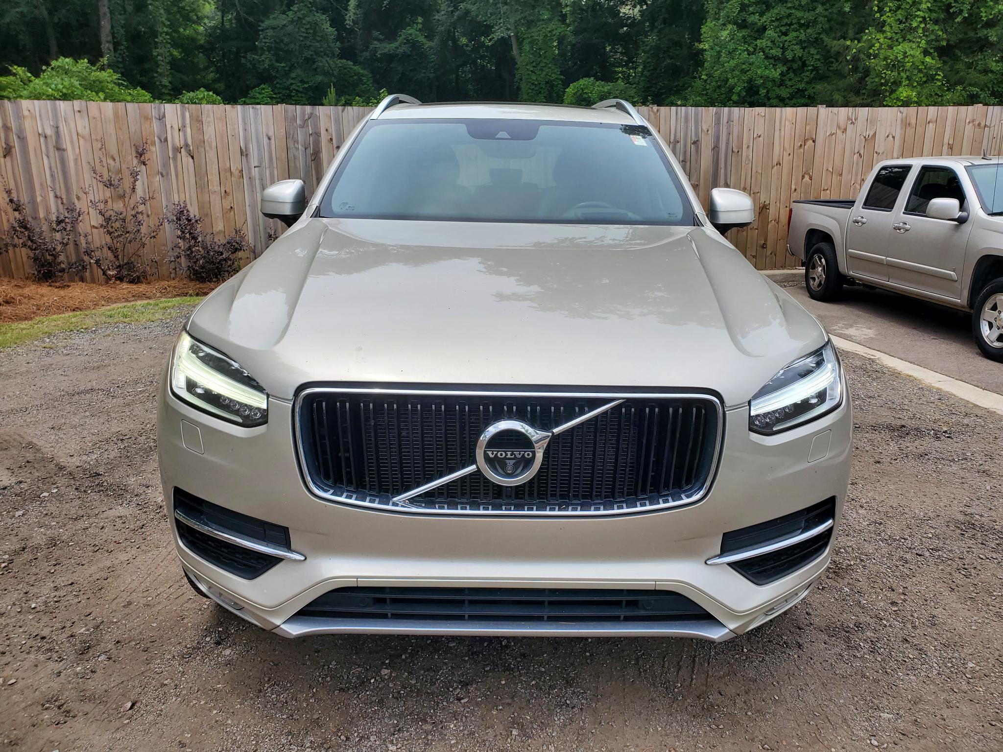 Volvo XC90 T6 AWD 7-Passenger Momentum 2017