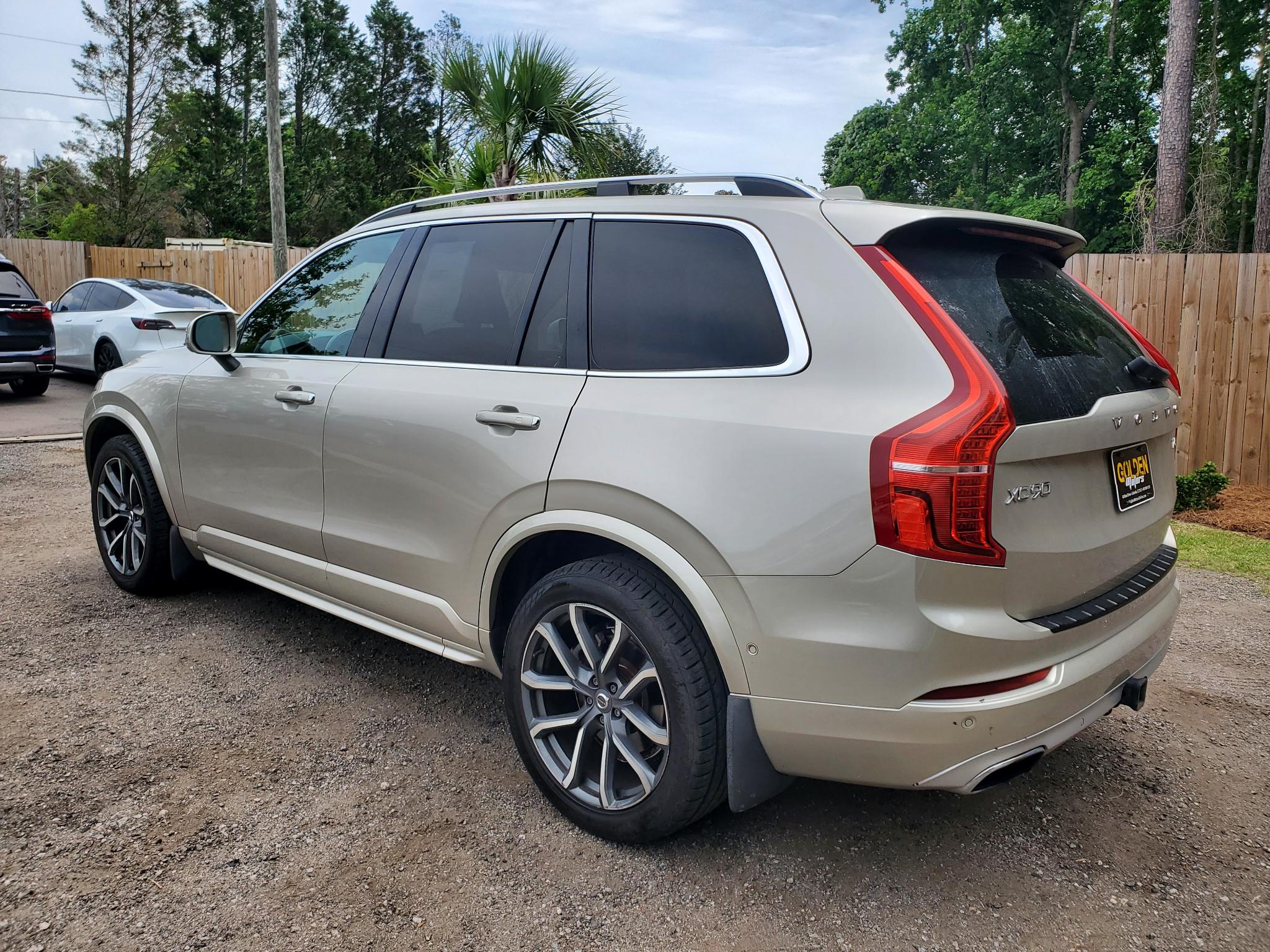 Volvo XC90 T6 AWD 7-Passenger Momentum 2017