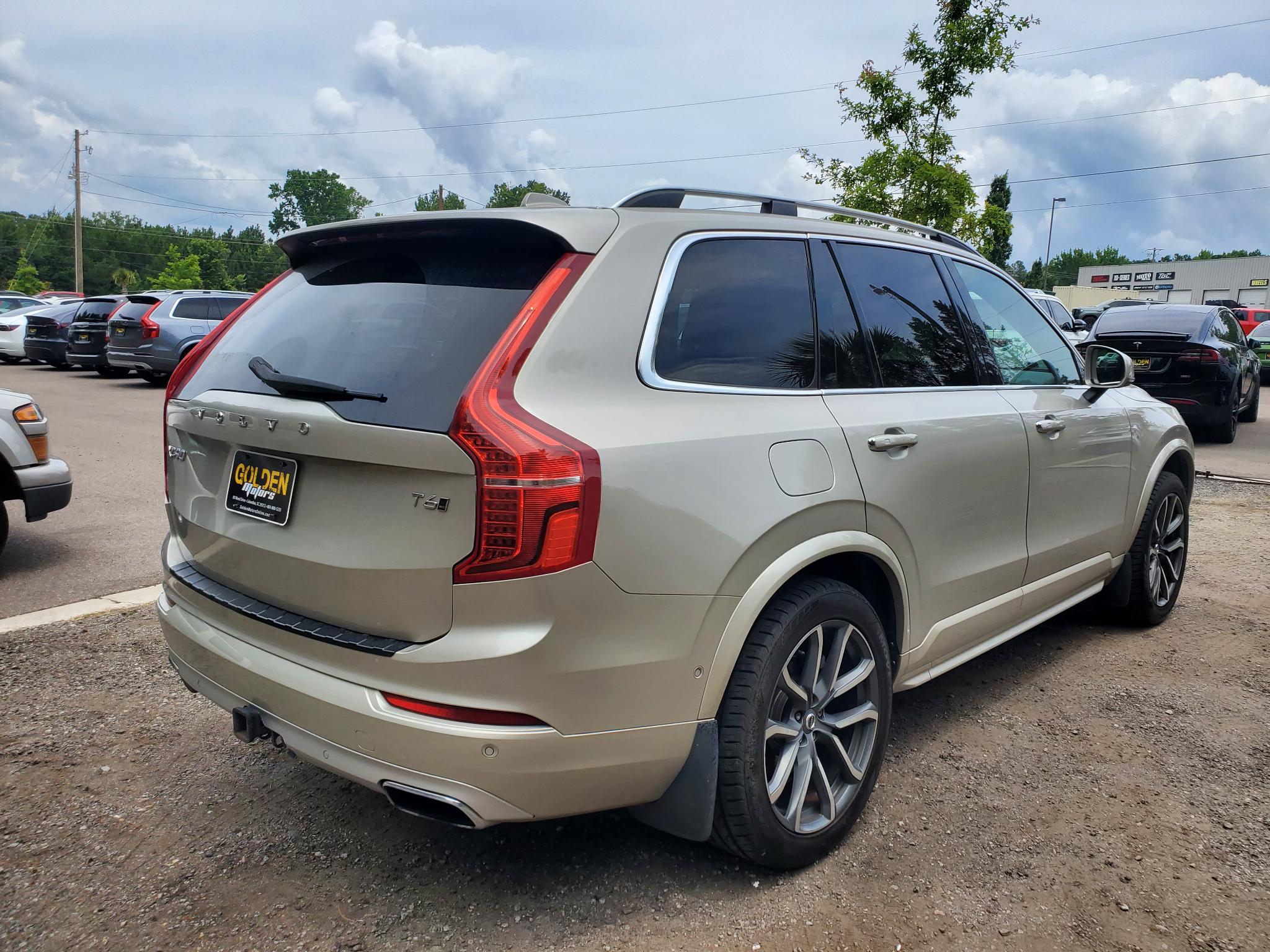 Volvo XC90 T6 AWD 7-Passenger Momentum 2017