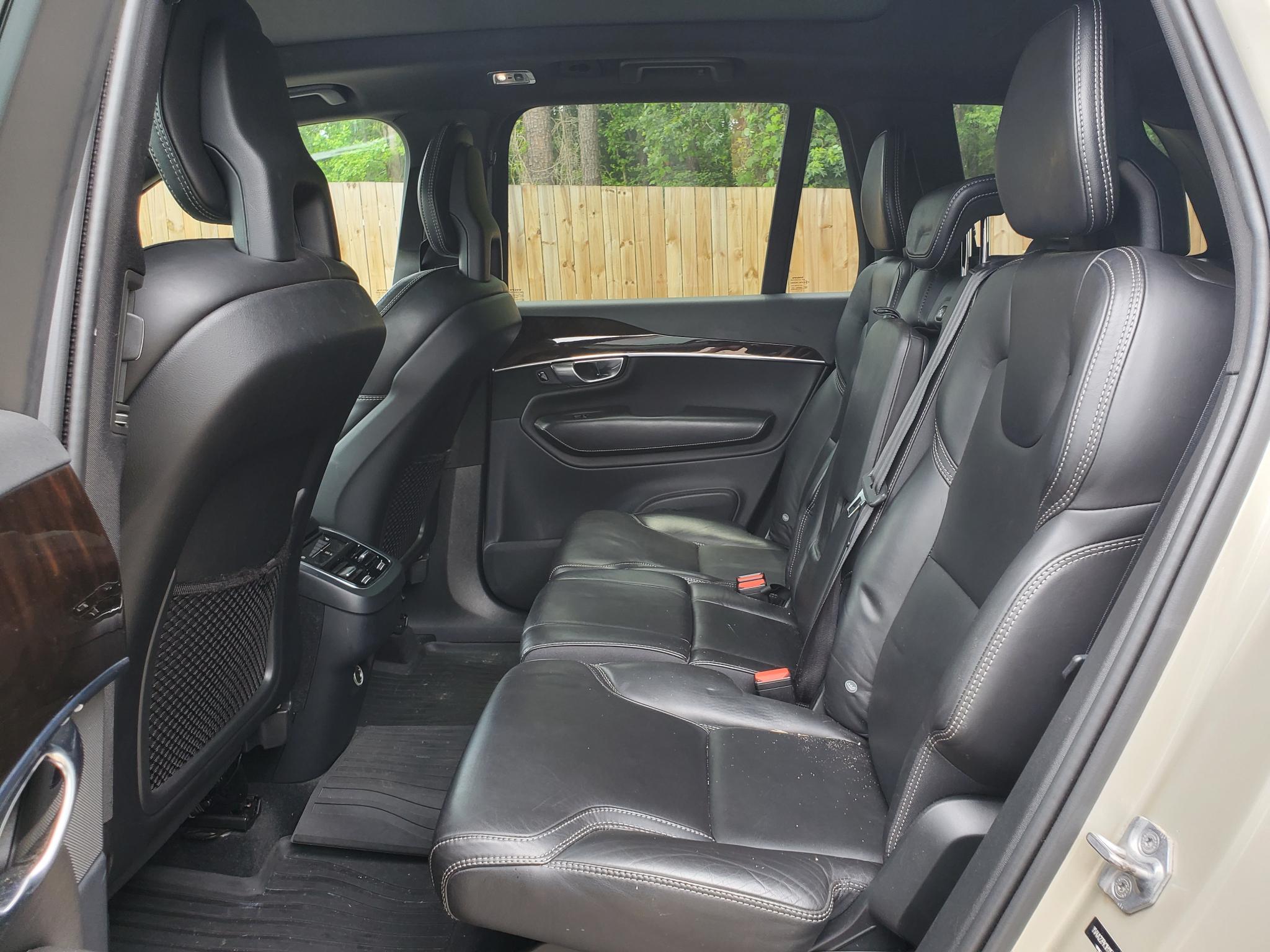 Volvo XC90 T6 AWD 7-Passenger Momentum 2017