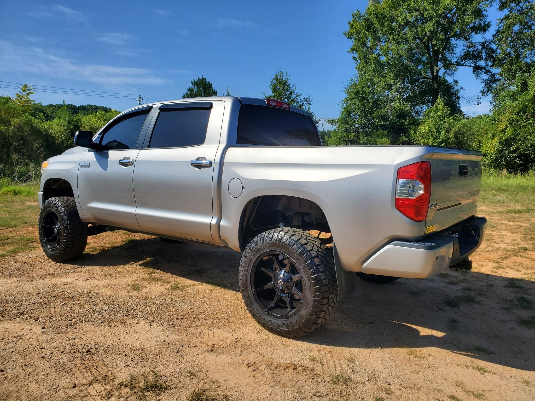 Toyota Tundra 4WD Truck  2015