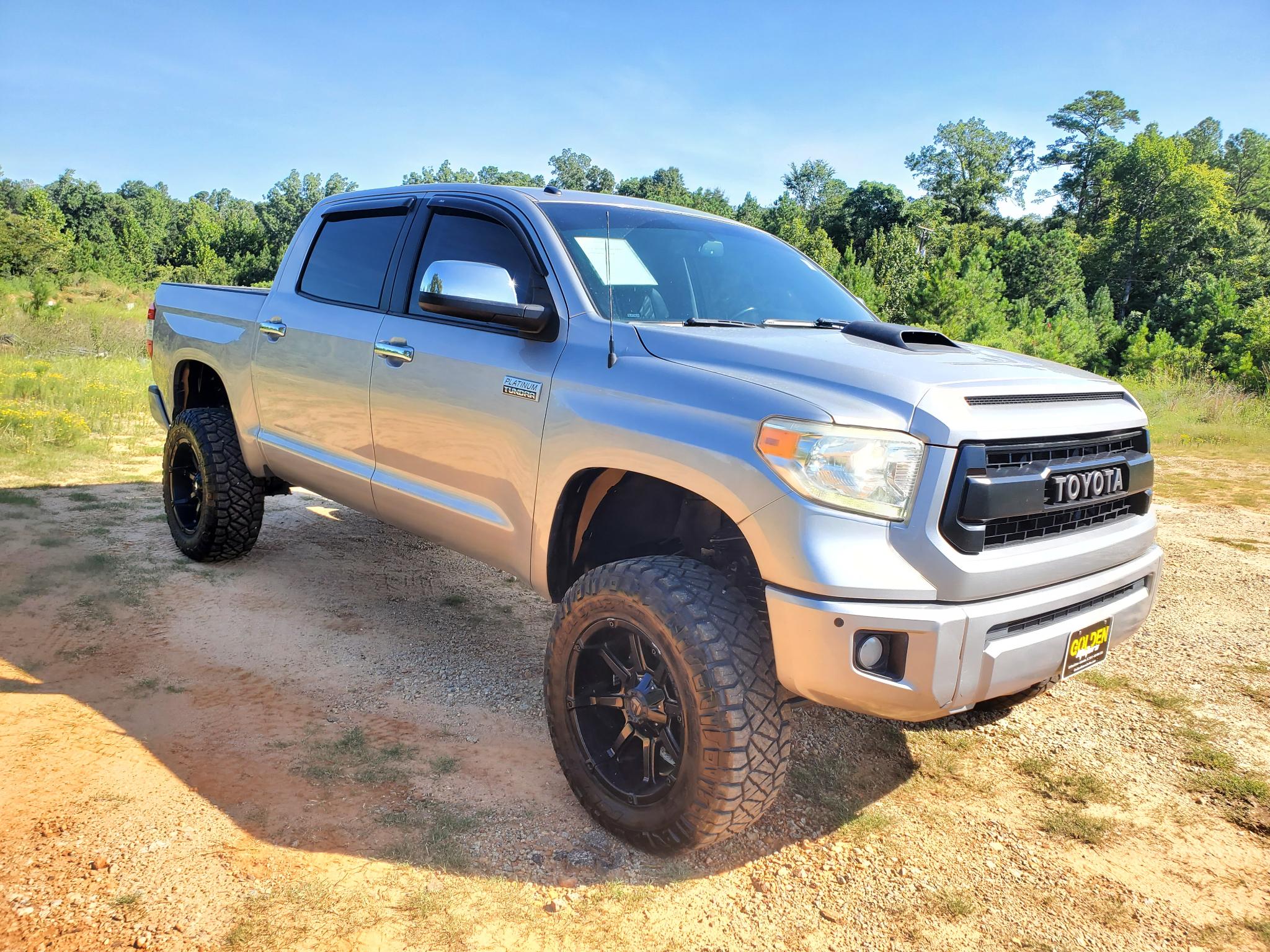 Toyota Tundra 4WD Truck  2015