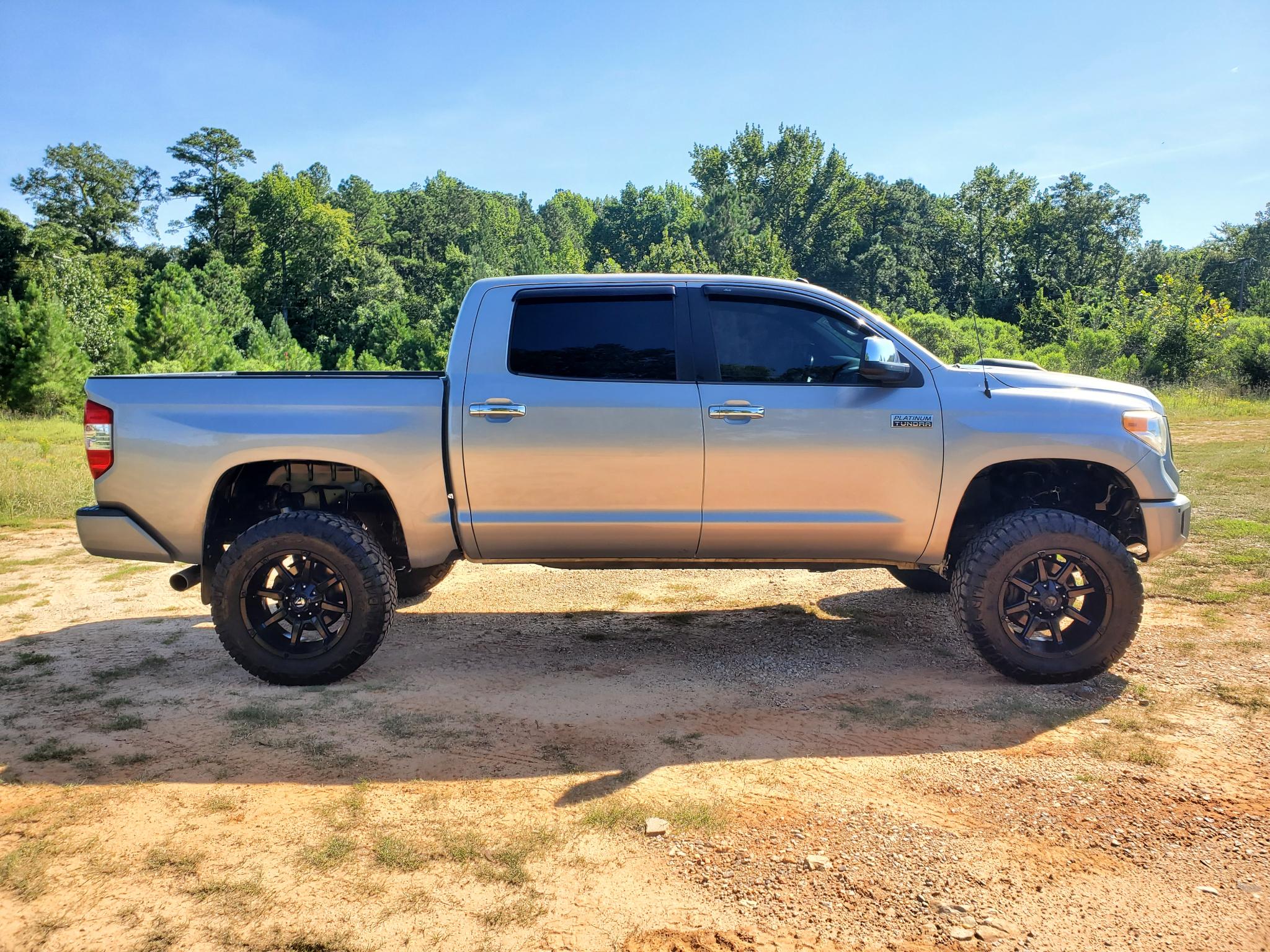Toyota Tundra 4WD Truck  2015