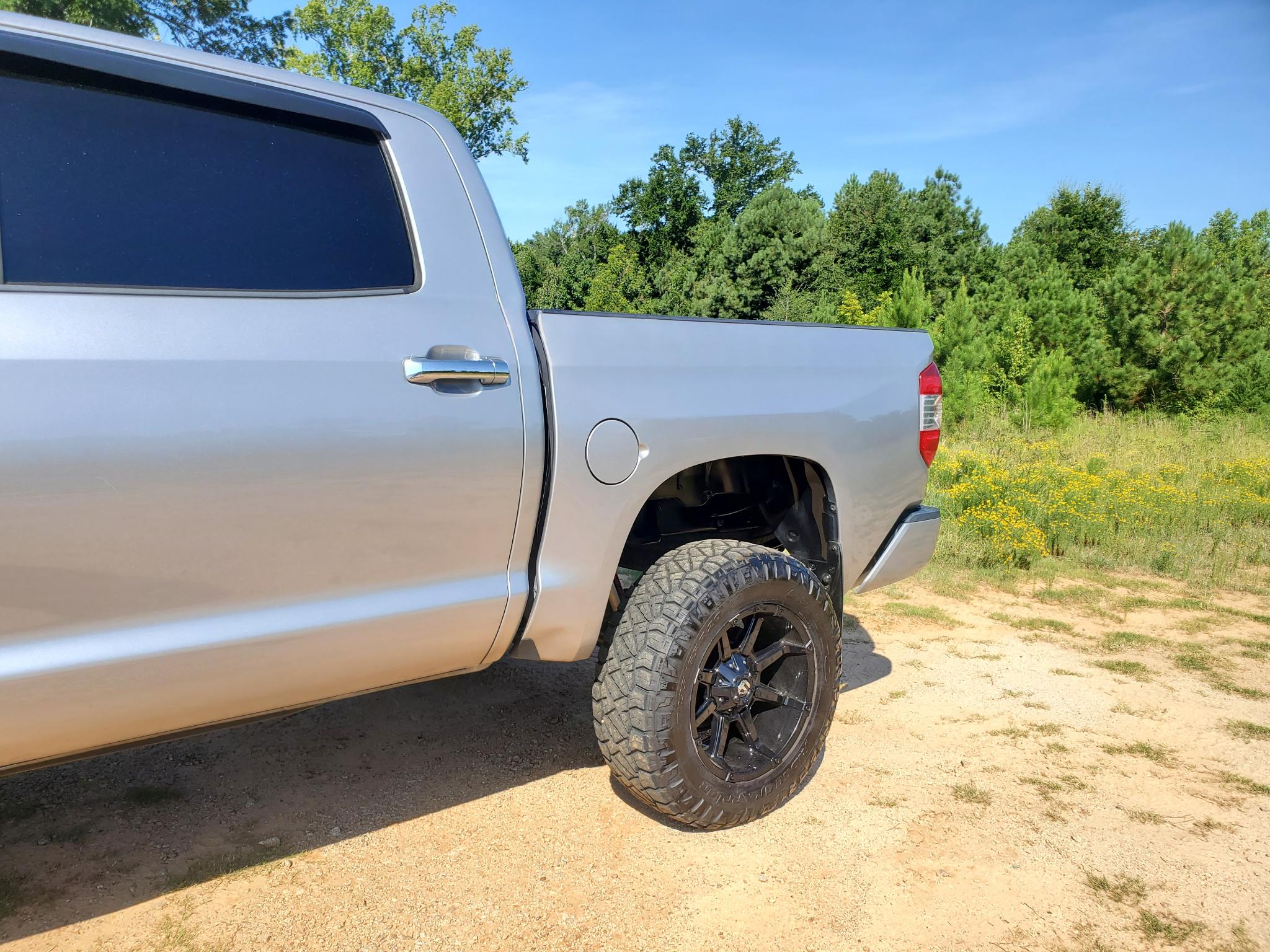 Toyota Tundra 4WD Truck  2015