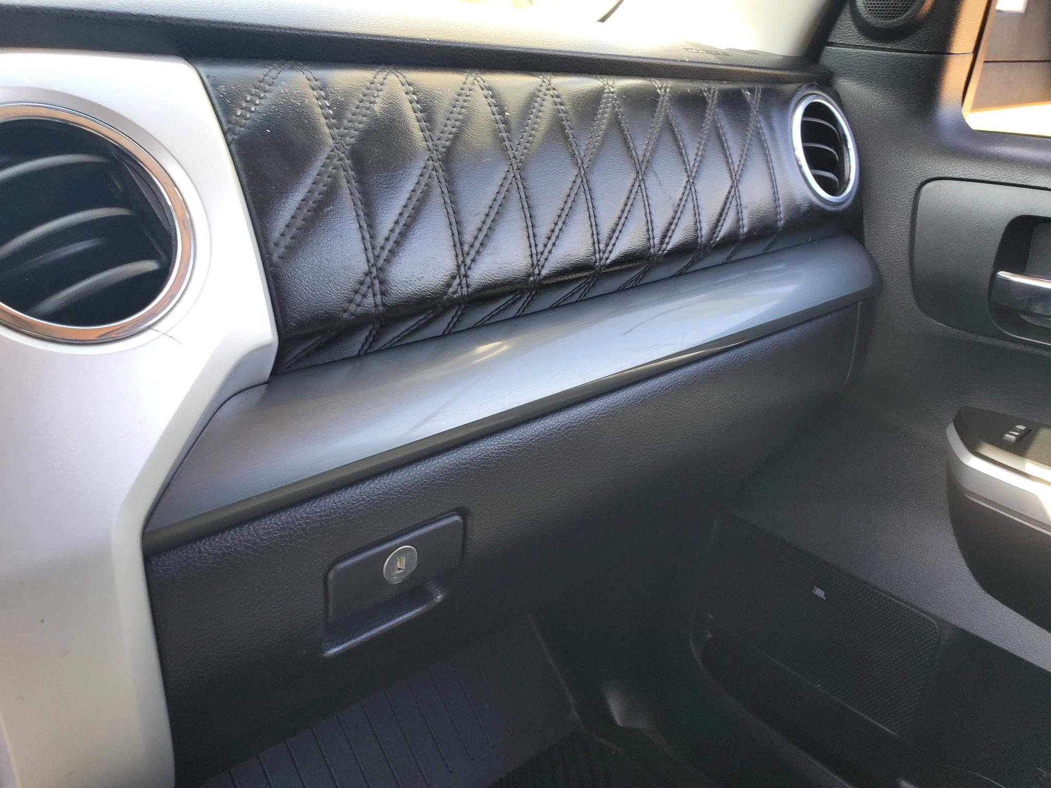 Toyota Tundra 4WD Truck  2015