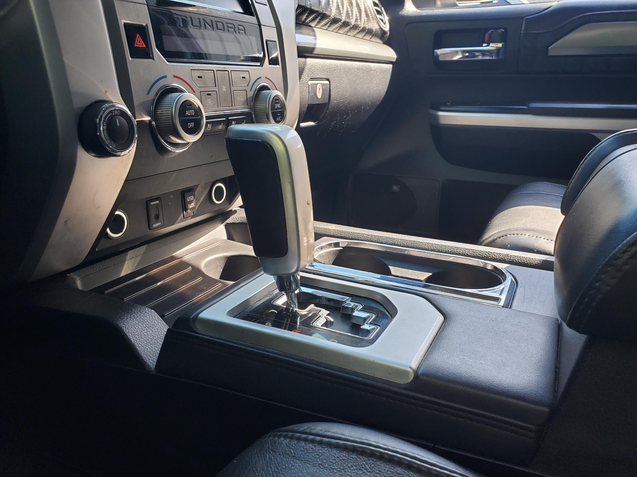 Toyota Tundra 4WD Truck  2015
