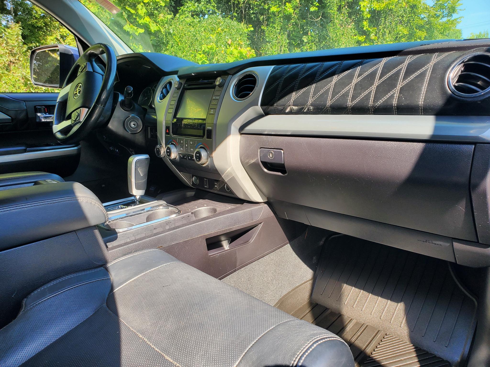 Toyota Tundra 4WD Truck  2015