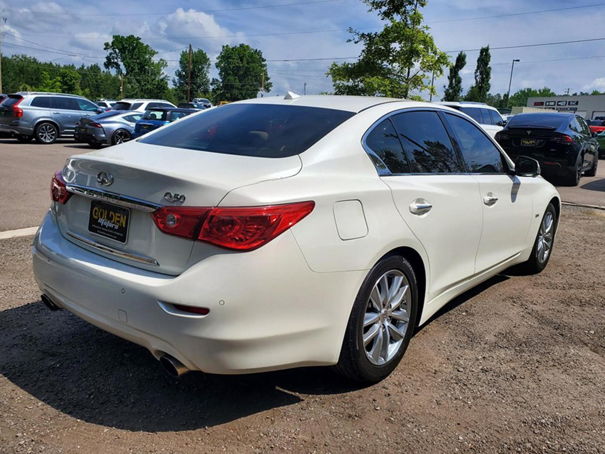 Infiniti Q50 4dr Sdn 3.0t Premium RWD 2016