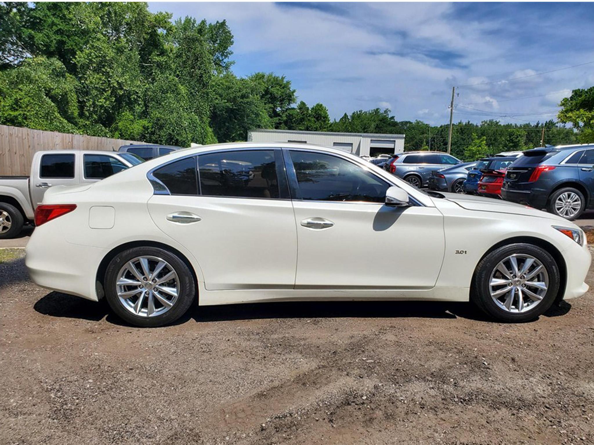 Infiniti Q50 4dr Sdn 3.0t Premium RWD 2016