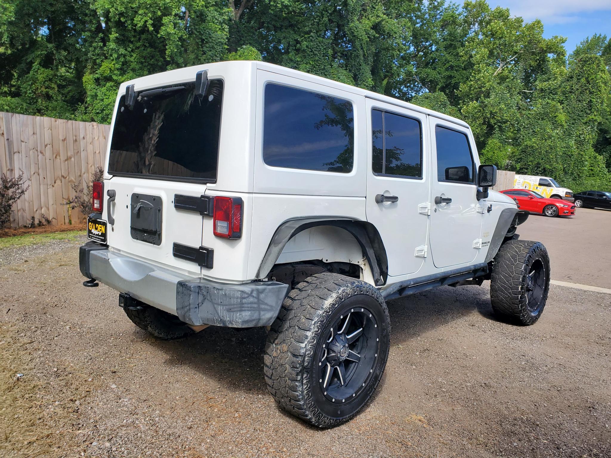 Jeep Wrangler Unlimited 4WD 4dr Sahara 2014