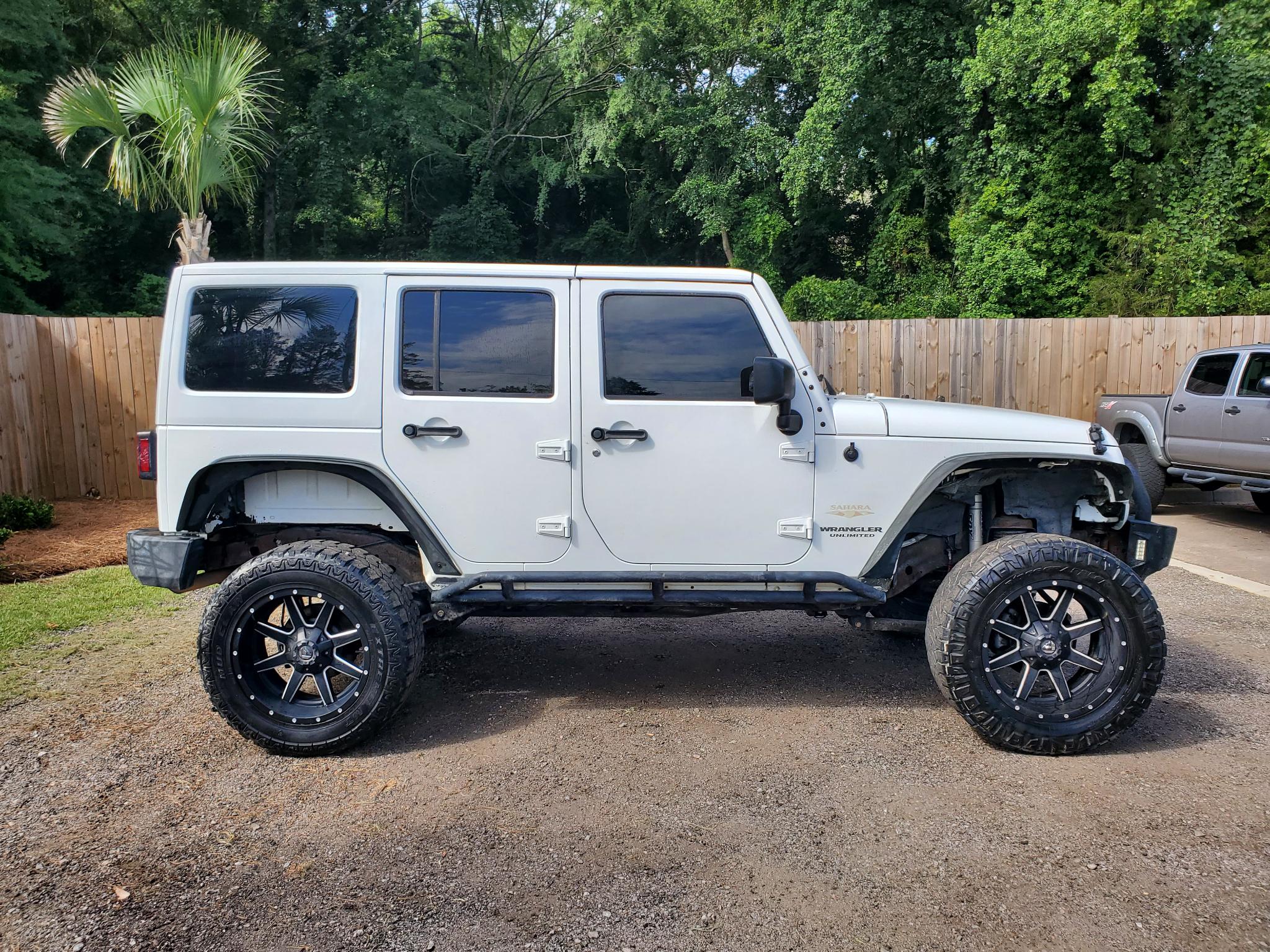 Jeep Wrangler Unlimited 4WD 4dr Sahara 2014