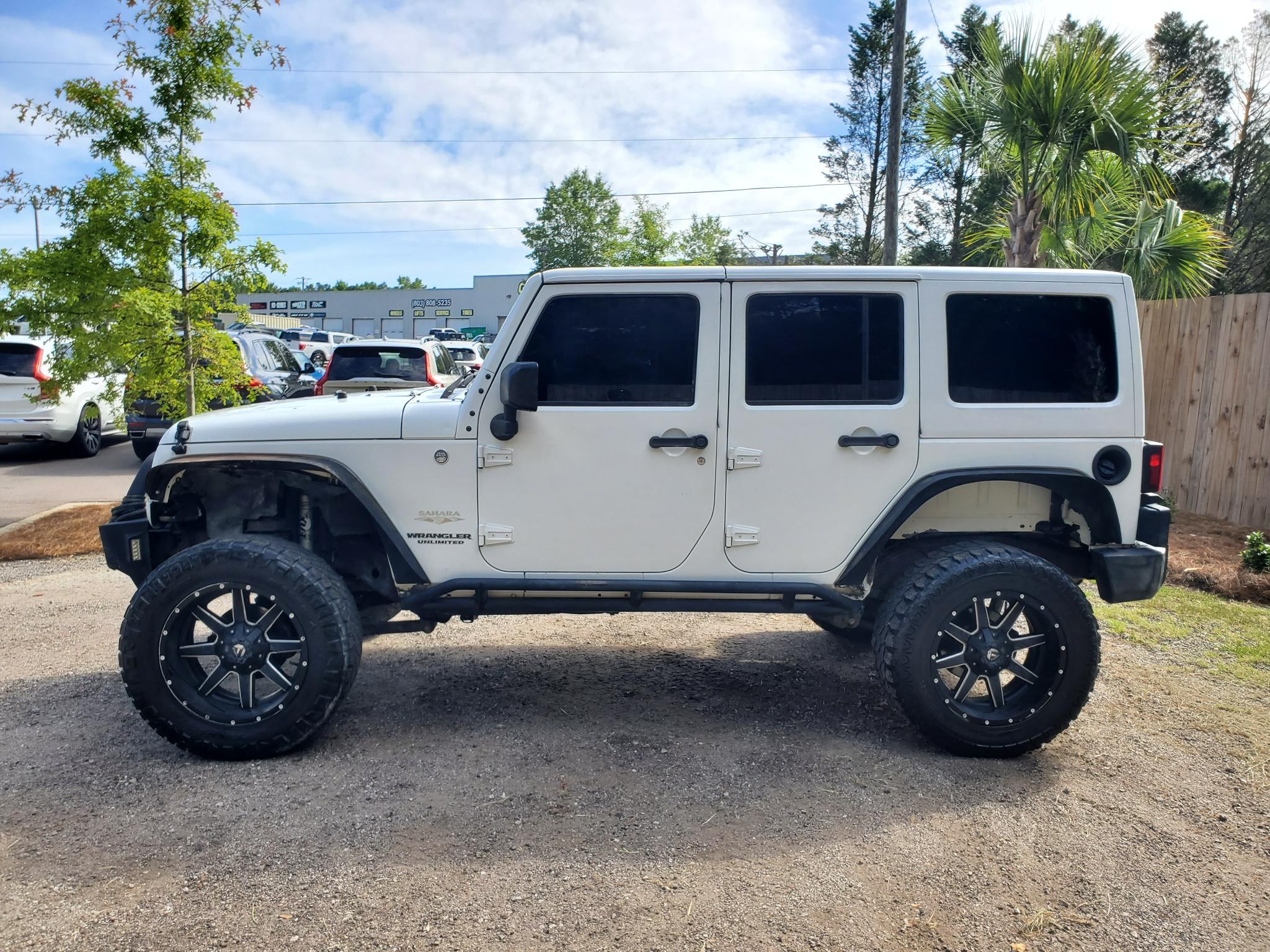 Jeep Wrangler Unlimited 4WD 4dr Sahara 2014