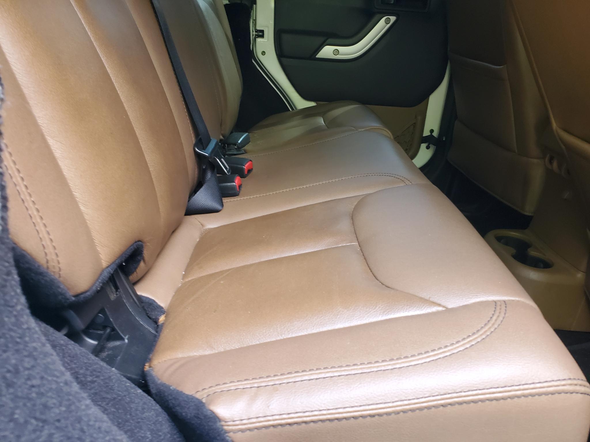 Jeep Wrangler Unlimited 4WD 4dr Sahara 2014