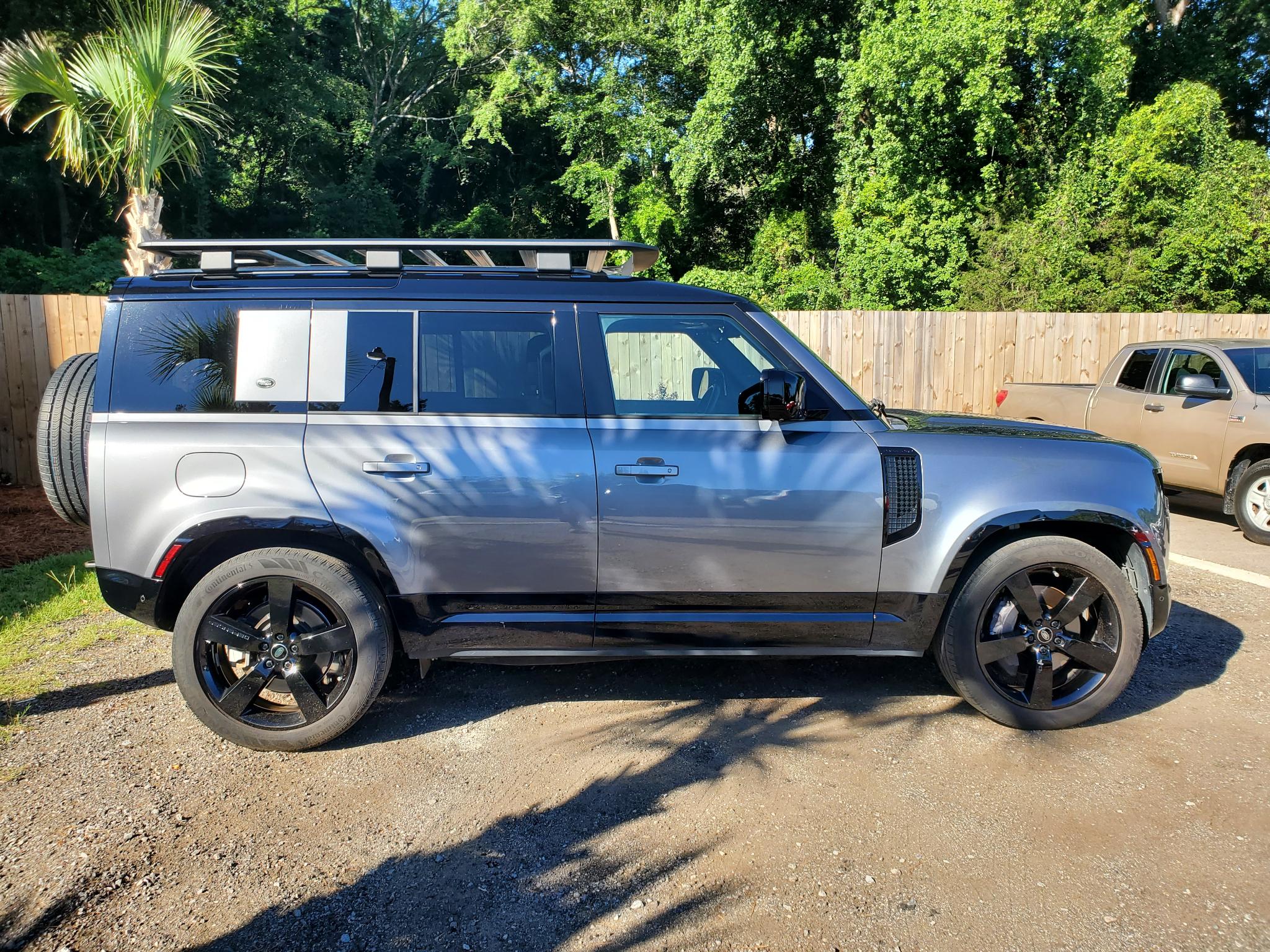 Land Rover Defender 110 X-Dynamic SE AWD 2023