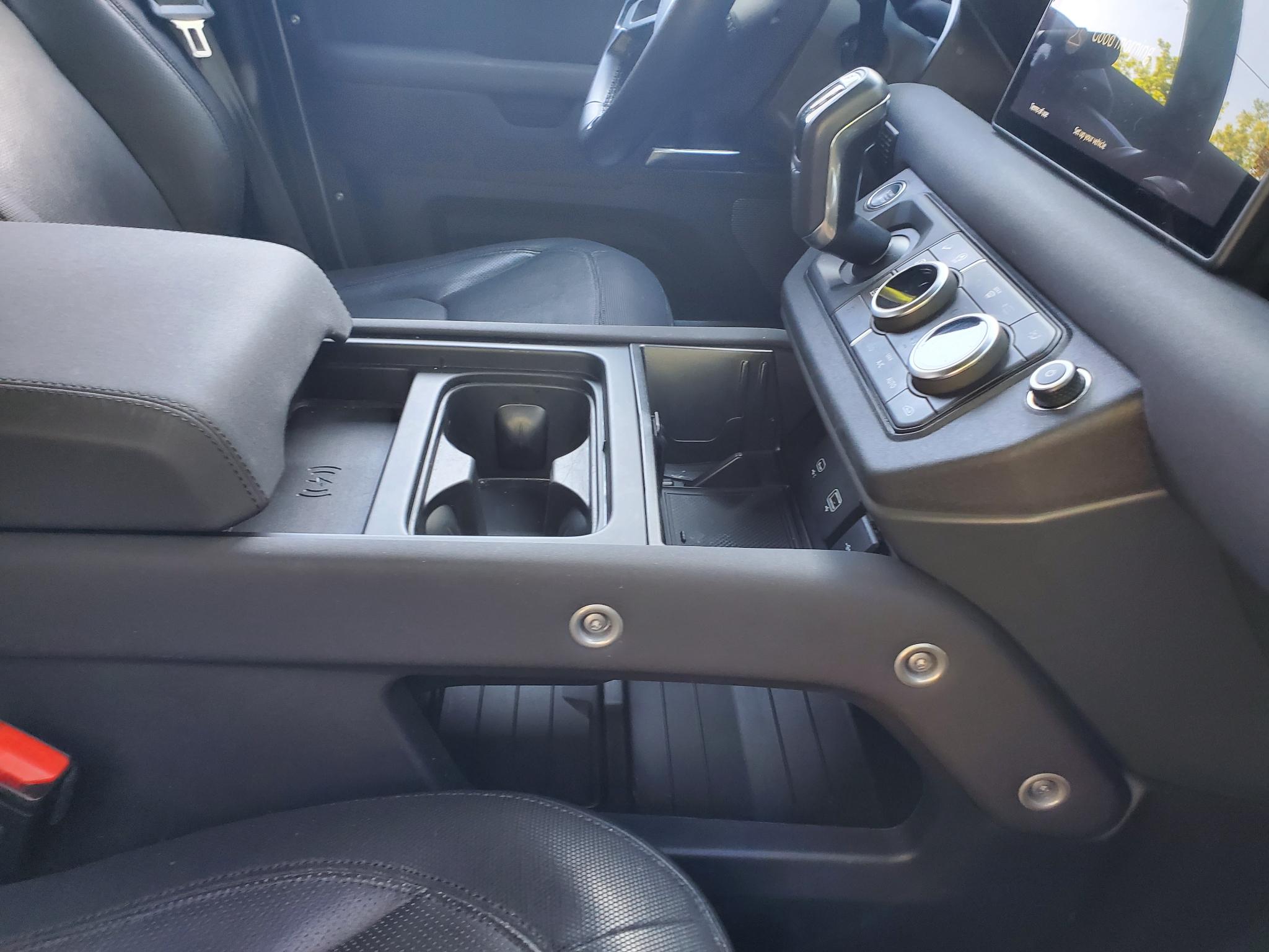 Land Rover Defender 110 X-Dynamic SE AWD 2023