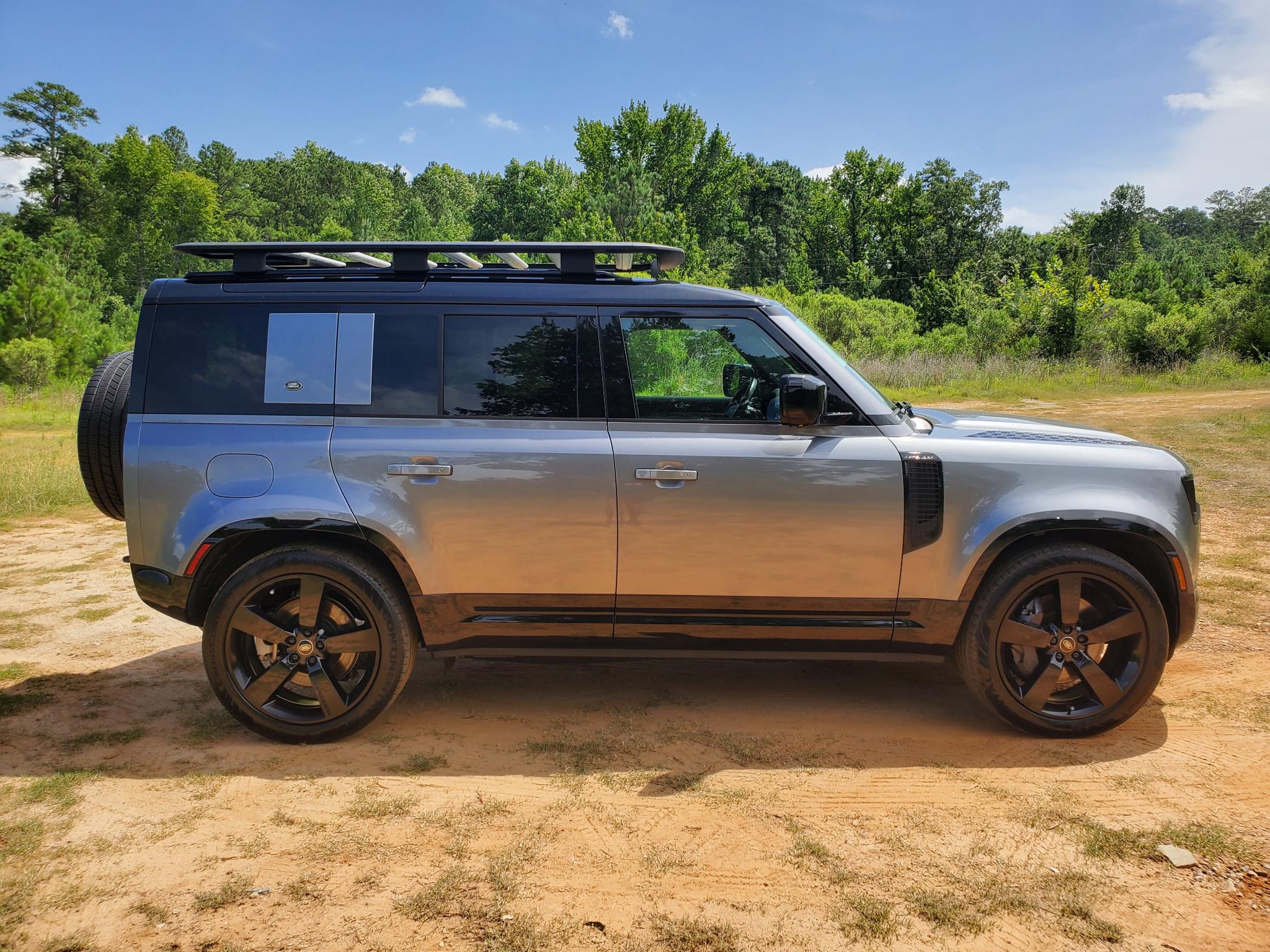 Land Rover Defender 110 X-Dynamic SE AWD 2023