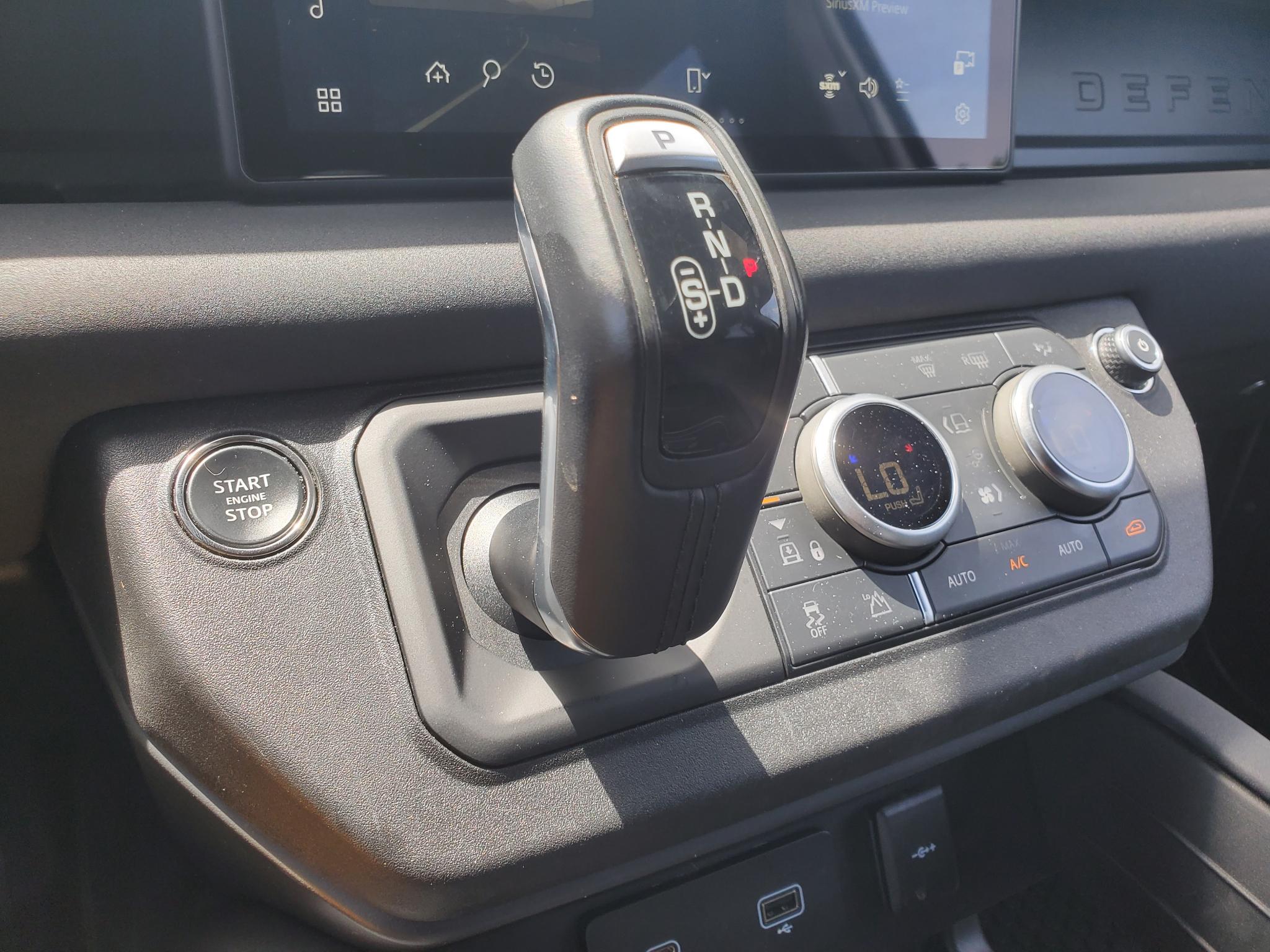 Land Rover Defender 110 X-Dynamic SE AWD 2023