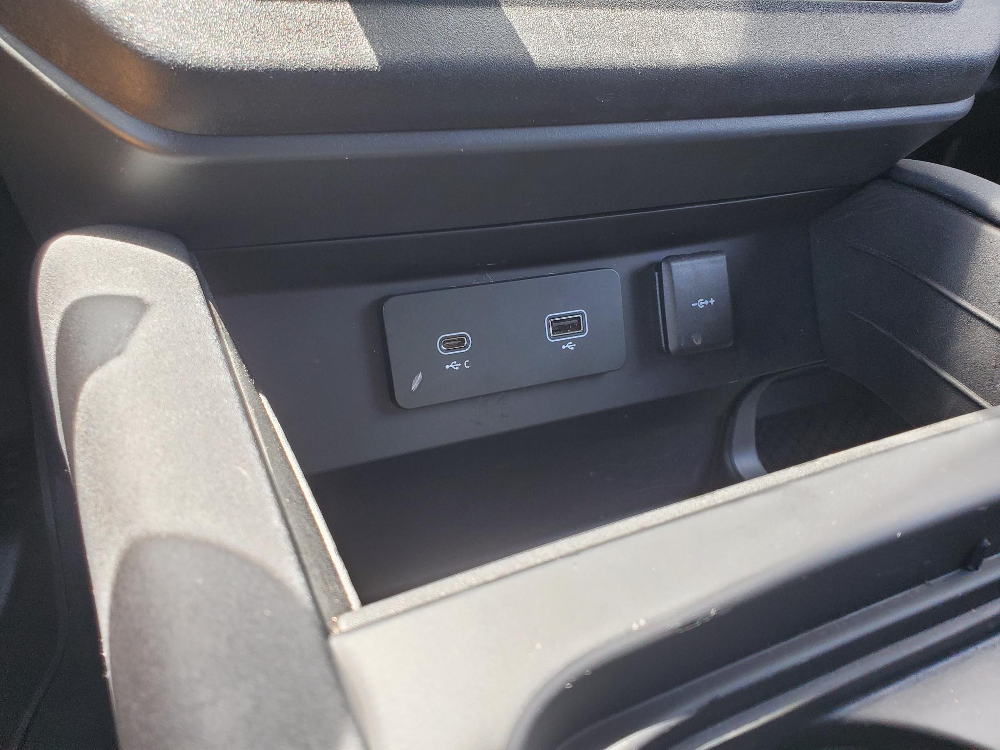 Land Rover Defender 110 X-Dynamic SE AWD 2023
