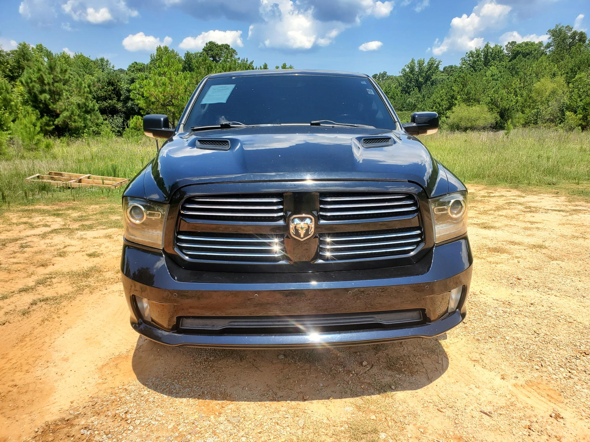 RAM 1500 2WD Crew Cab 140.5" Sport 2015