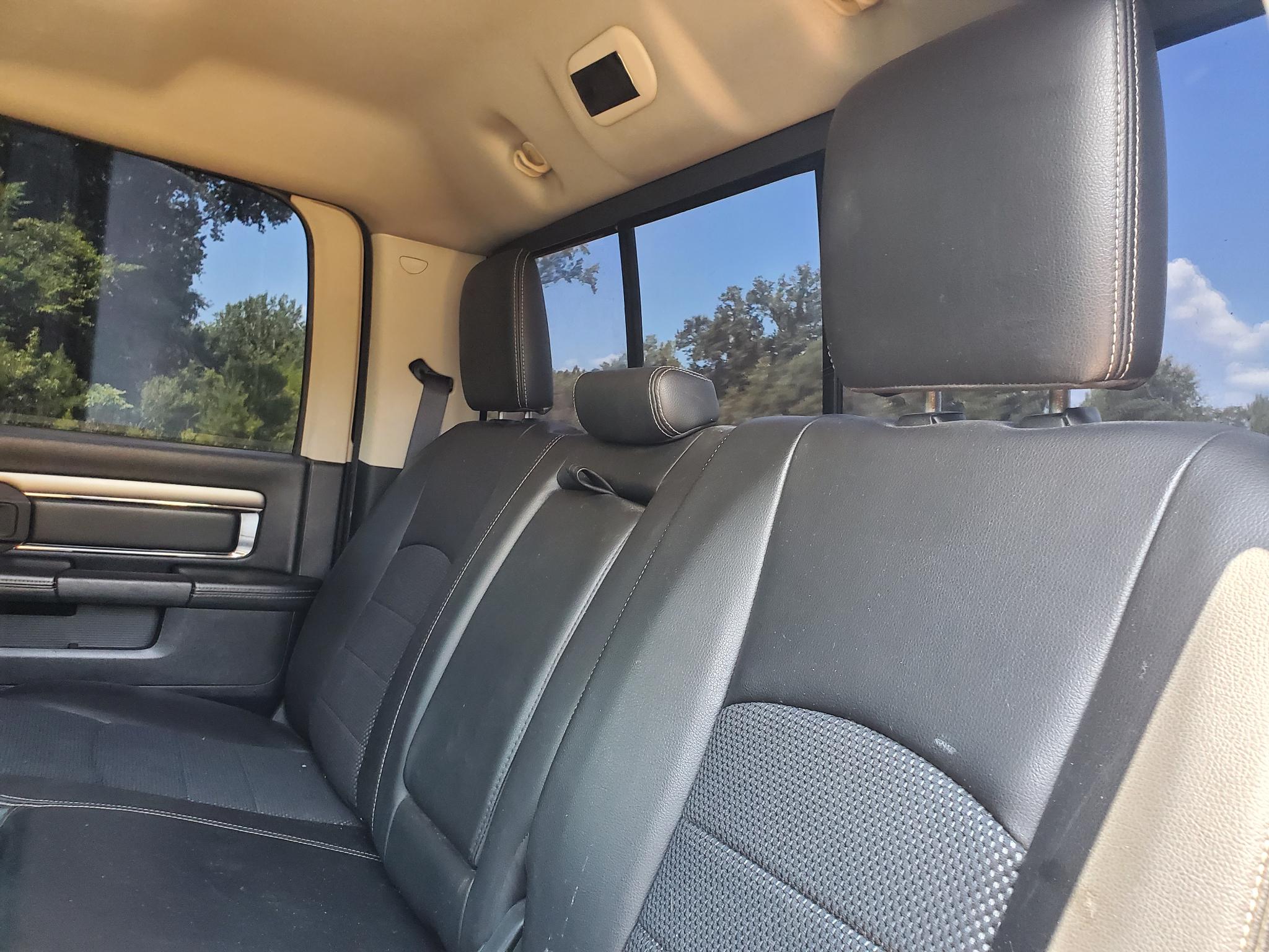 RAM 1500 2WD Crew Cab 140.5" Sport 2015