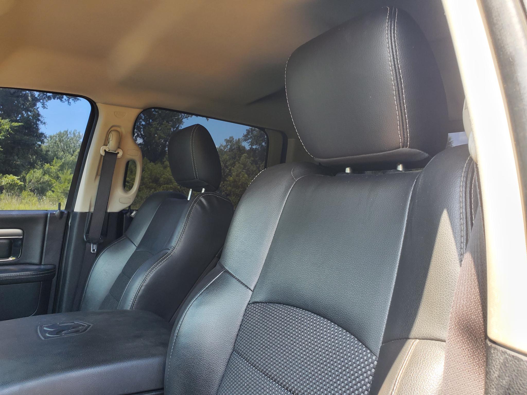 RAM 1500 2WD Crew Cab 140.5" Sport 2015