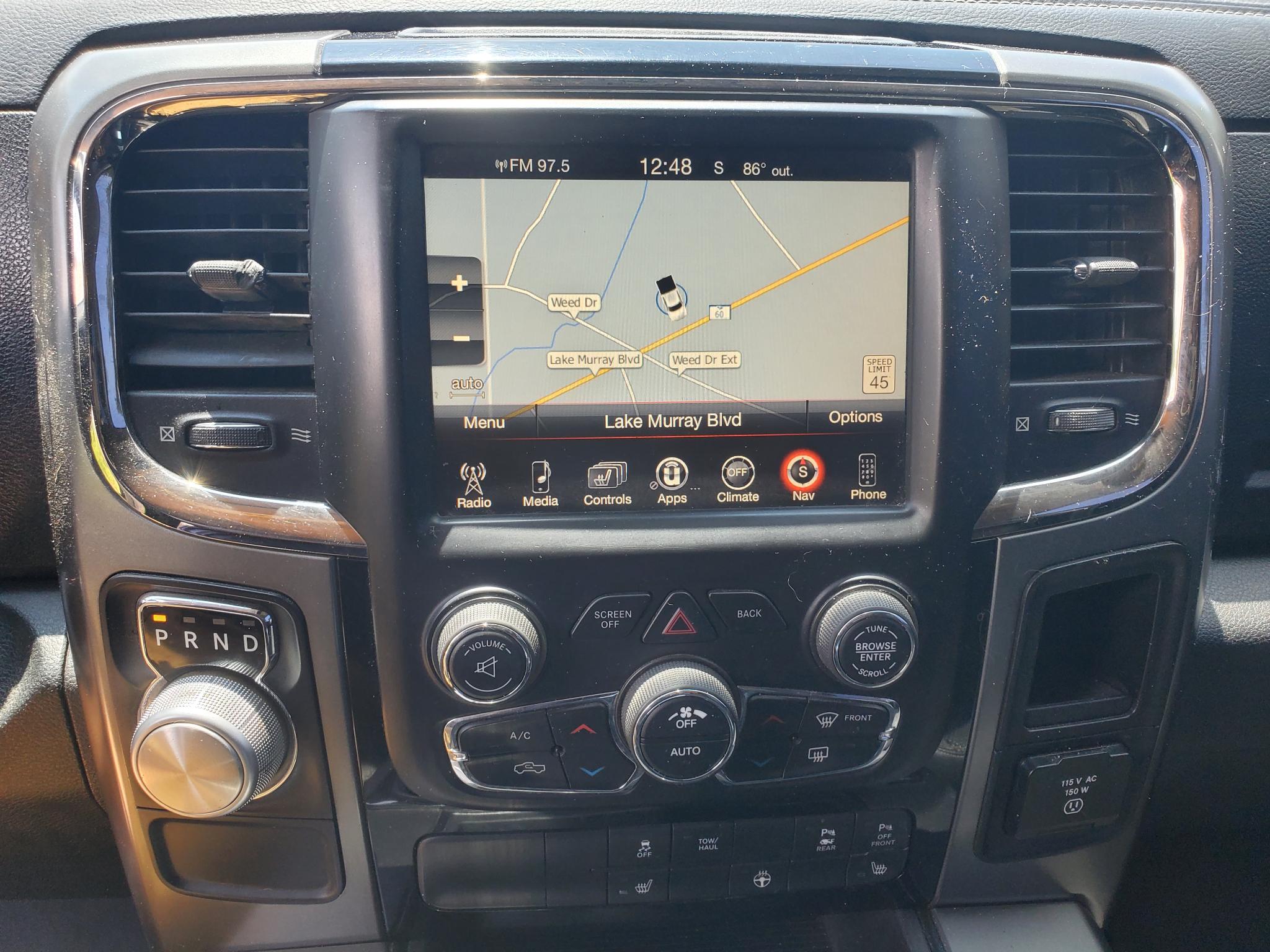 RAM 1500 2WD Crew Cab 140.5" Sport 2015