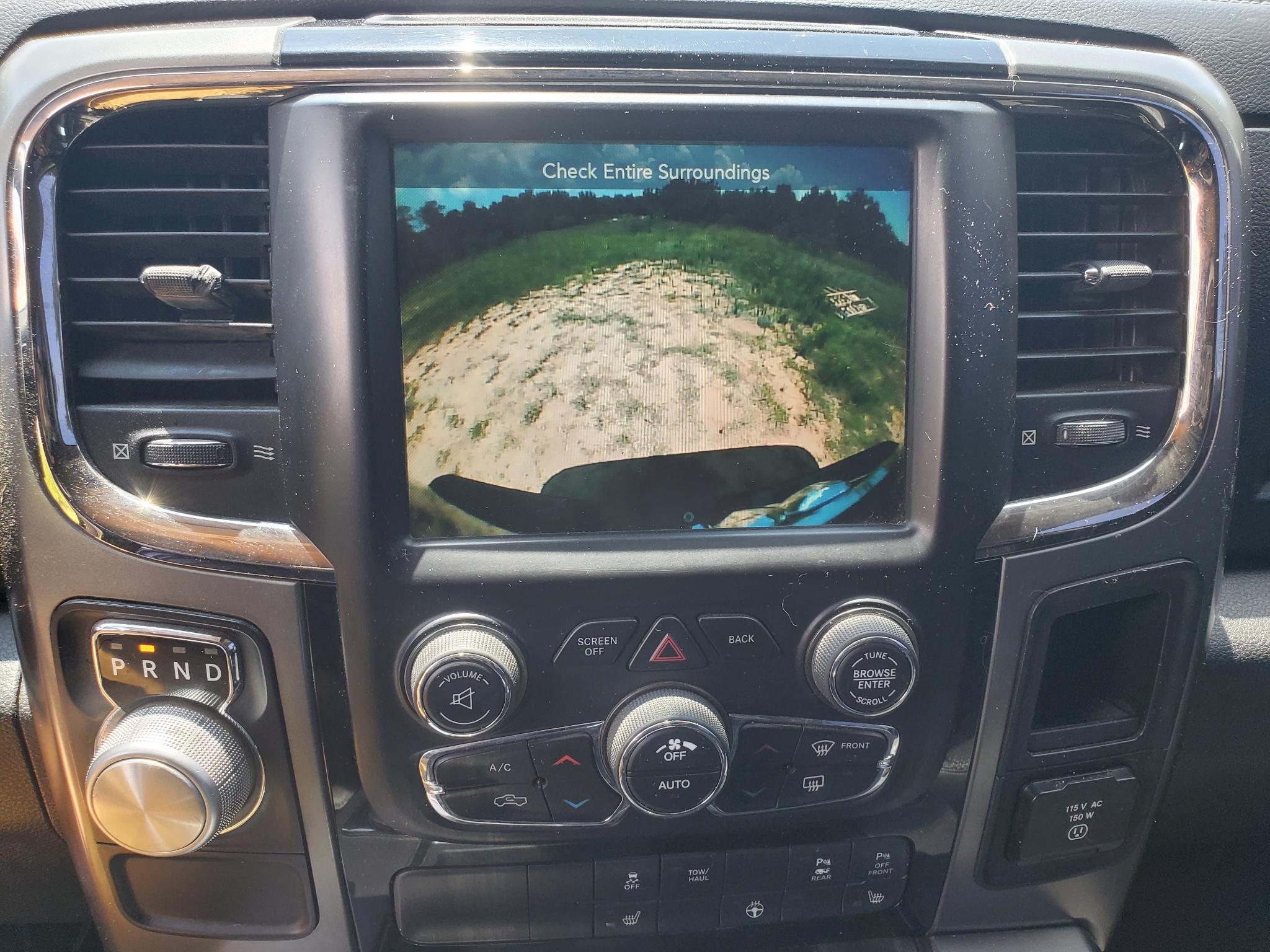 RAM 1500 2WD Crew Cab 140.5" Sport 2015