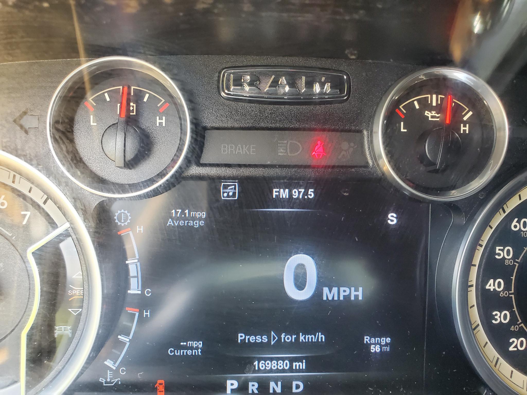 RAM 1500 2WD Crew Cab 140.5" Sport 2015