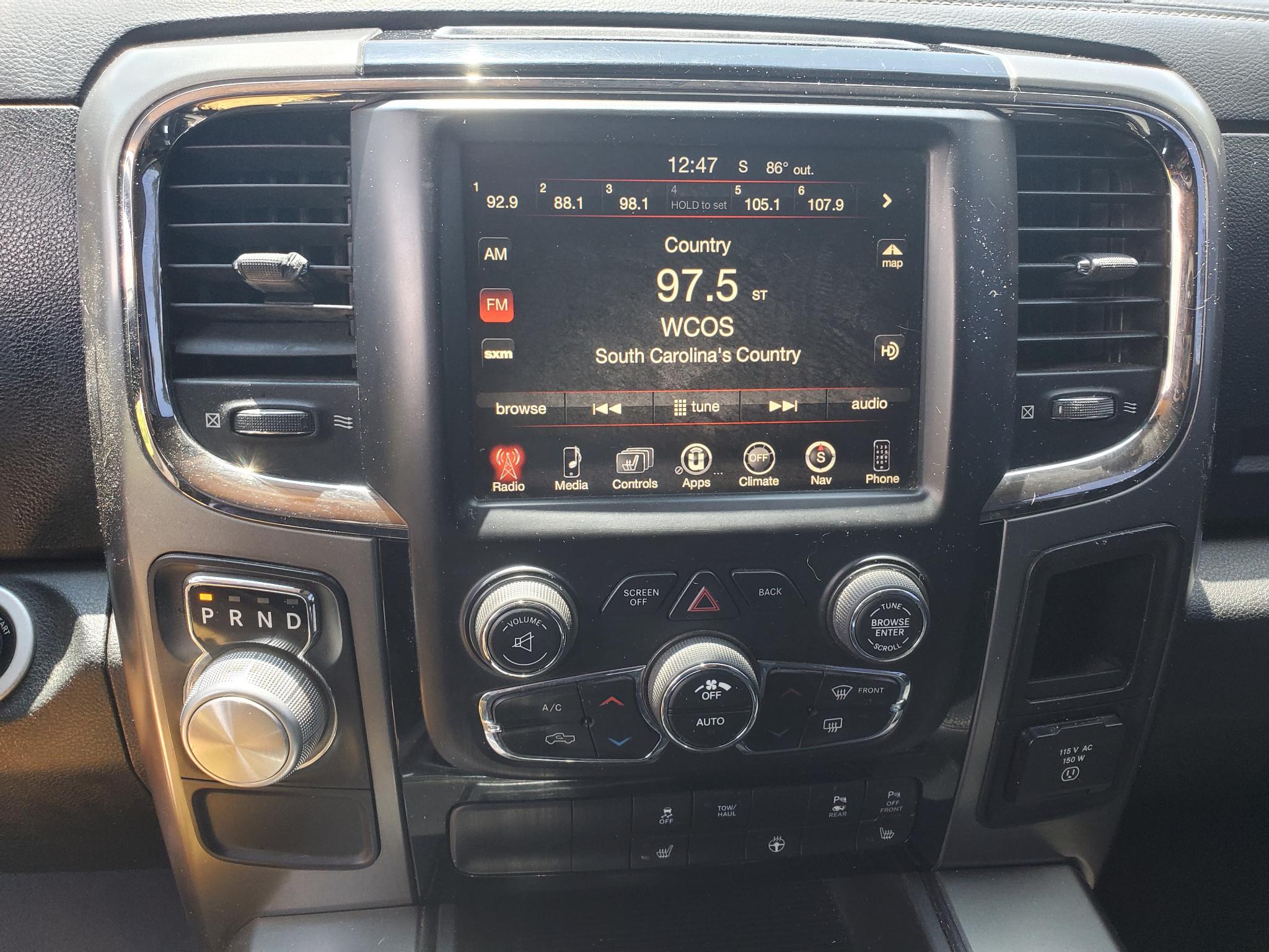 RAM 1500 2WD Crew Cab 140.5" Sport 2015