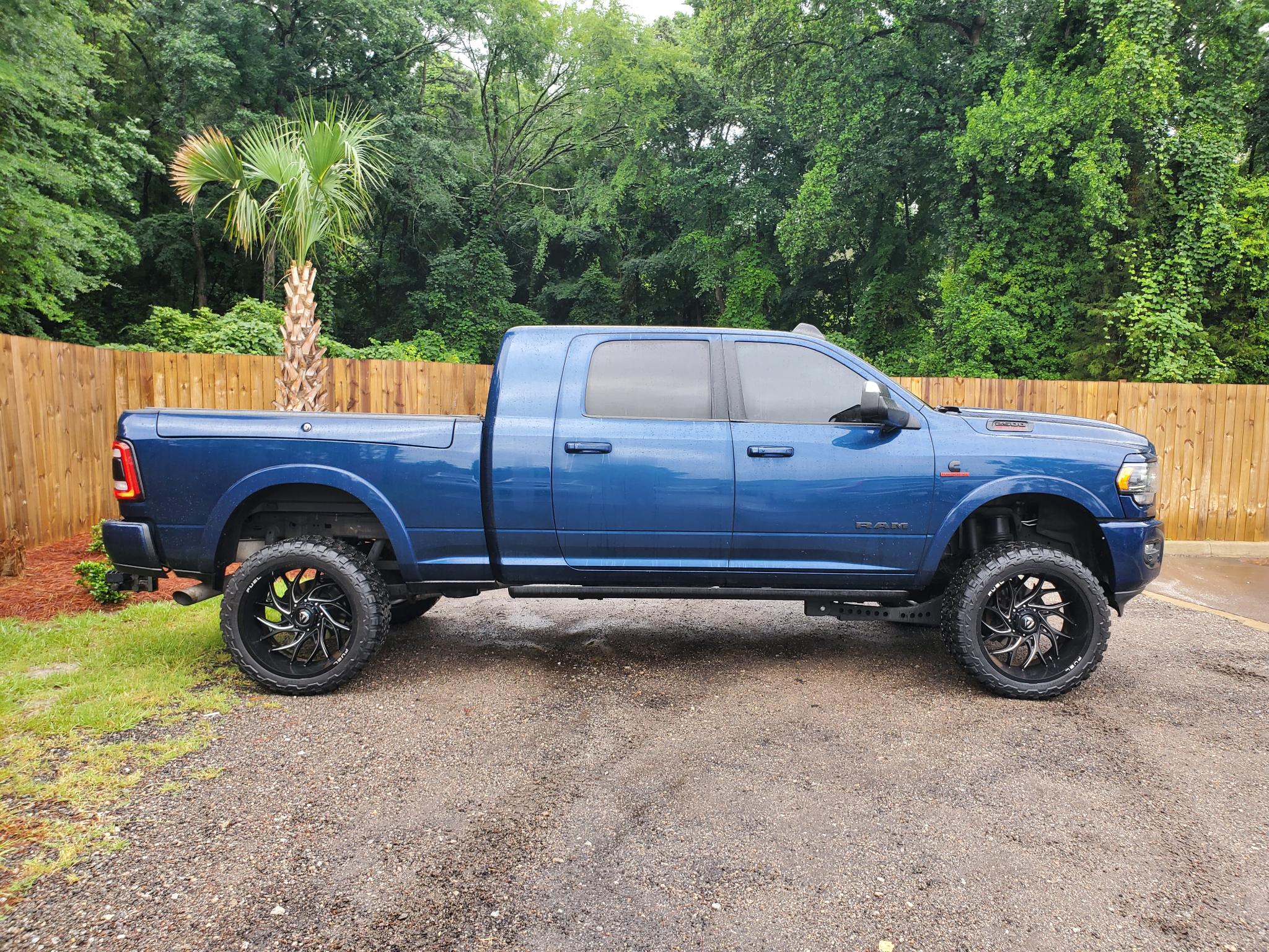 RAM 2500 Limited 4x4 Mega Cab 6'4" Box 2022