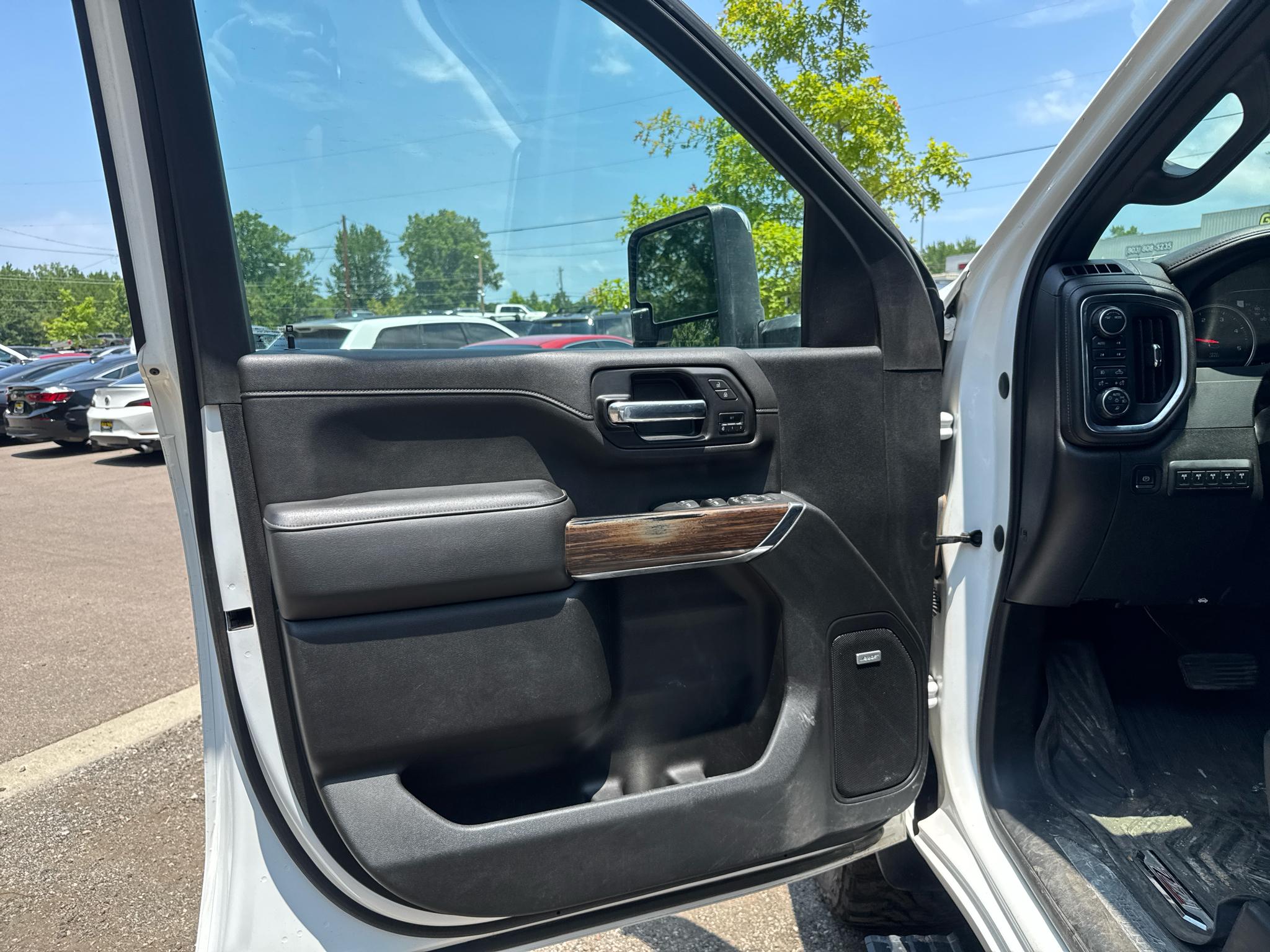 Chevrolet Silverado 2500HD 4WD Crew Cab 159" High Country 2022