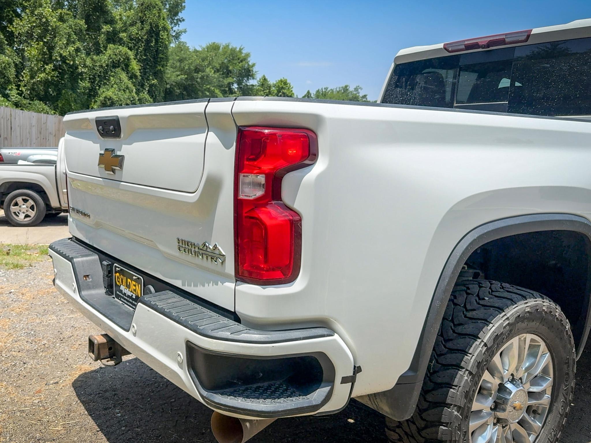 Chevrolet Silverado 2500HD 4WD Crew Cab 159" High Country 2022
