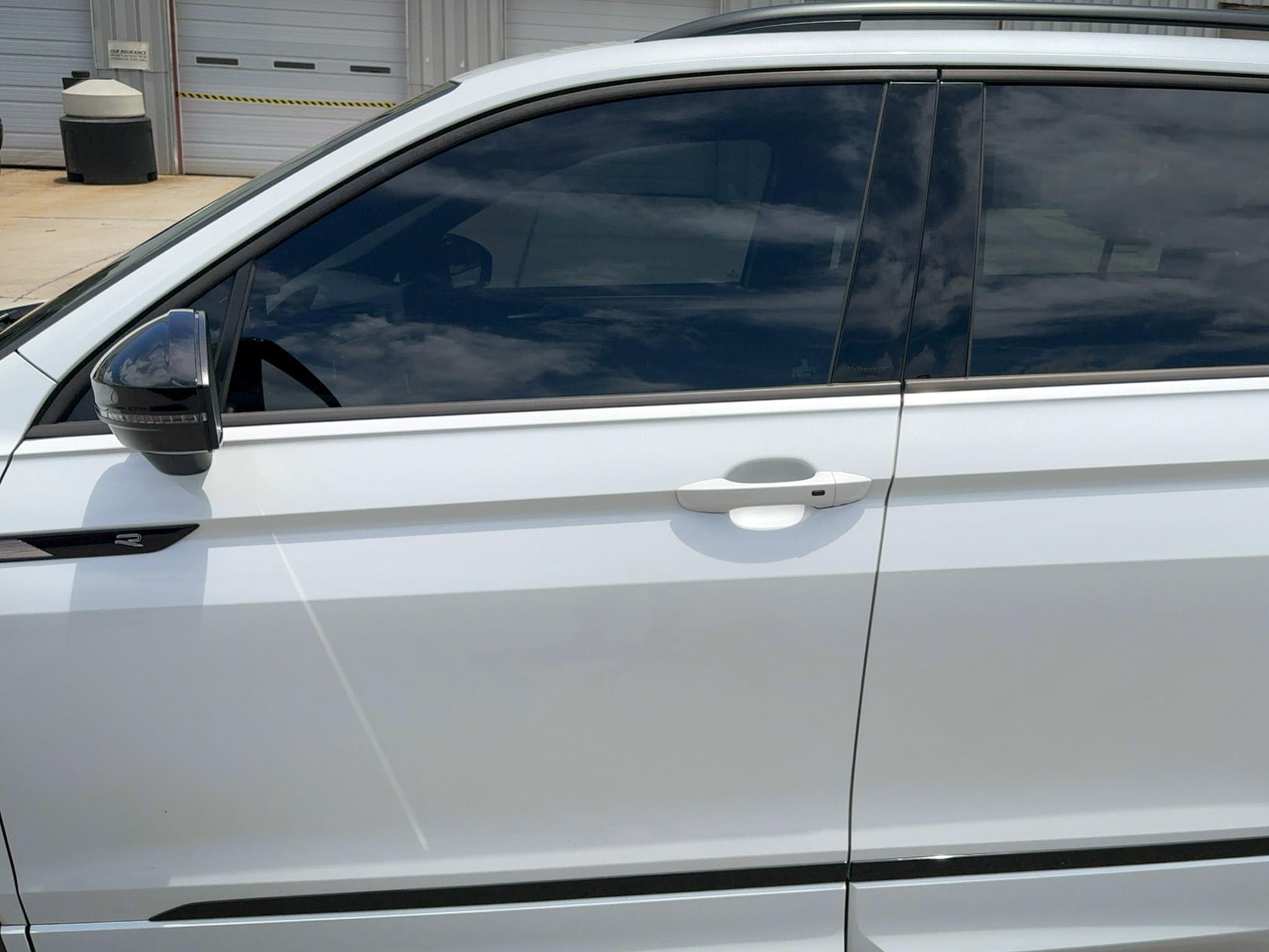 Volkswagen Tiguan 2.0T SE R-Line Black FWD 2023