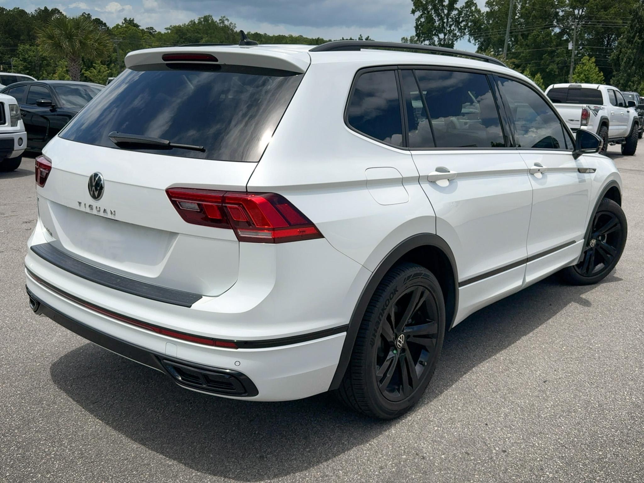 Volkswagen Tiguan 2.0T SE R-Line Black FWD 2023