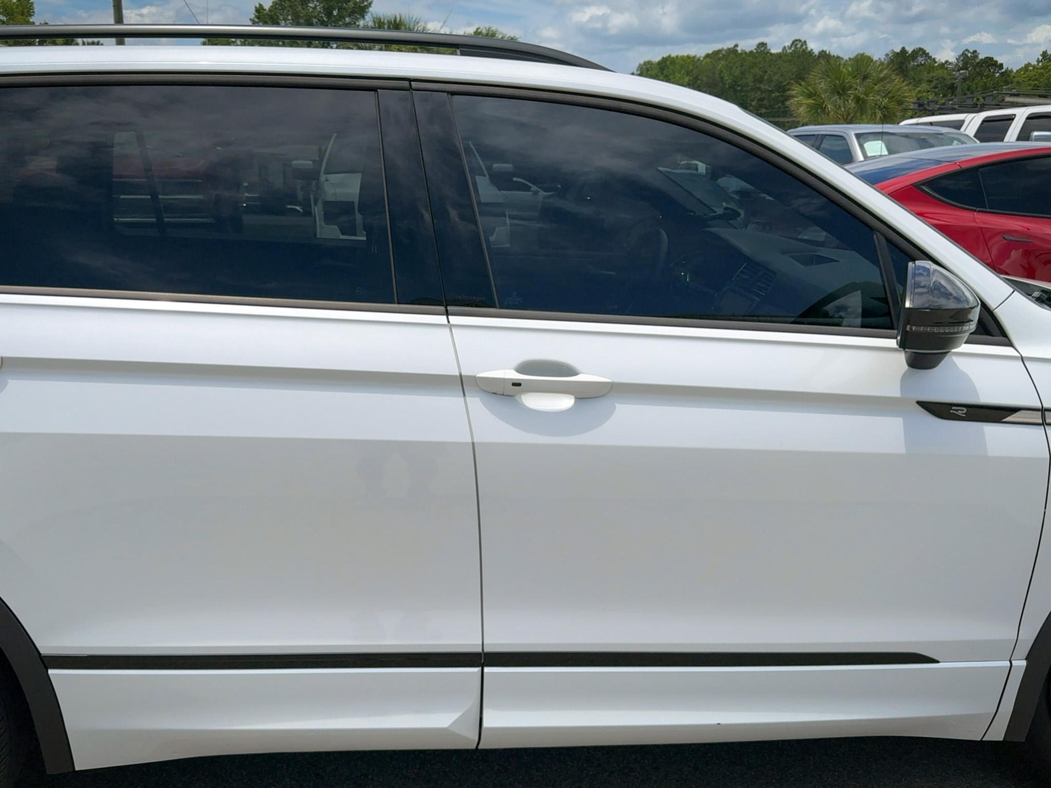 Volkswagen Tiguan 2.0T SE R-Line Black FWD 2023