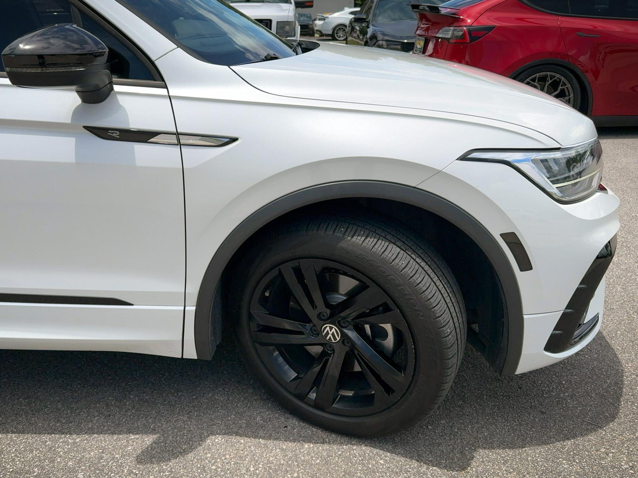 Volkswagen Tiguan 2.0T SE R-Line Black FWD 2023