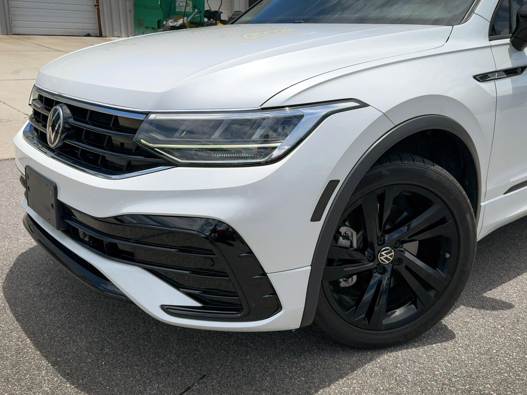 Volkswagen Tiguan 2.0T SE R-Line Black FWD 2023