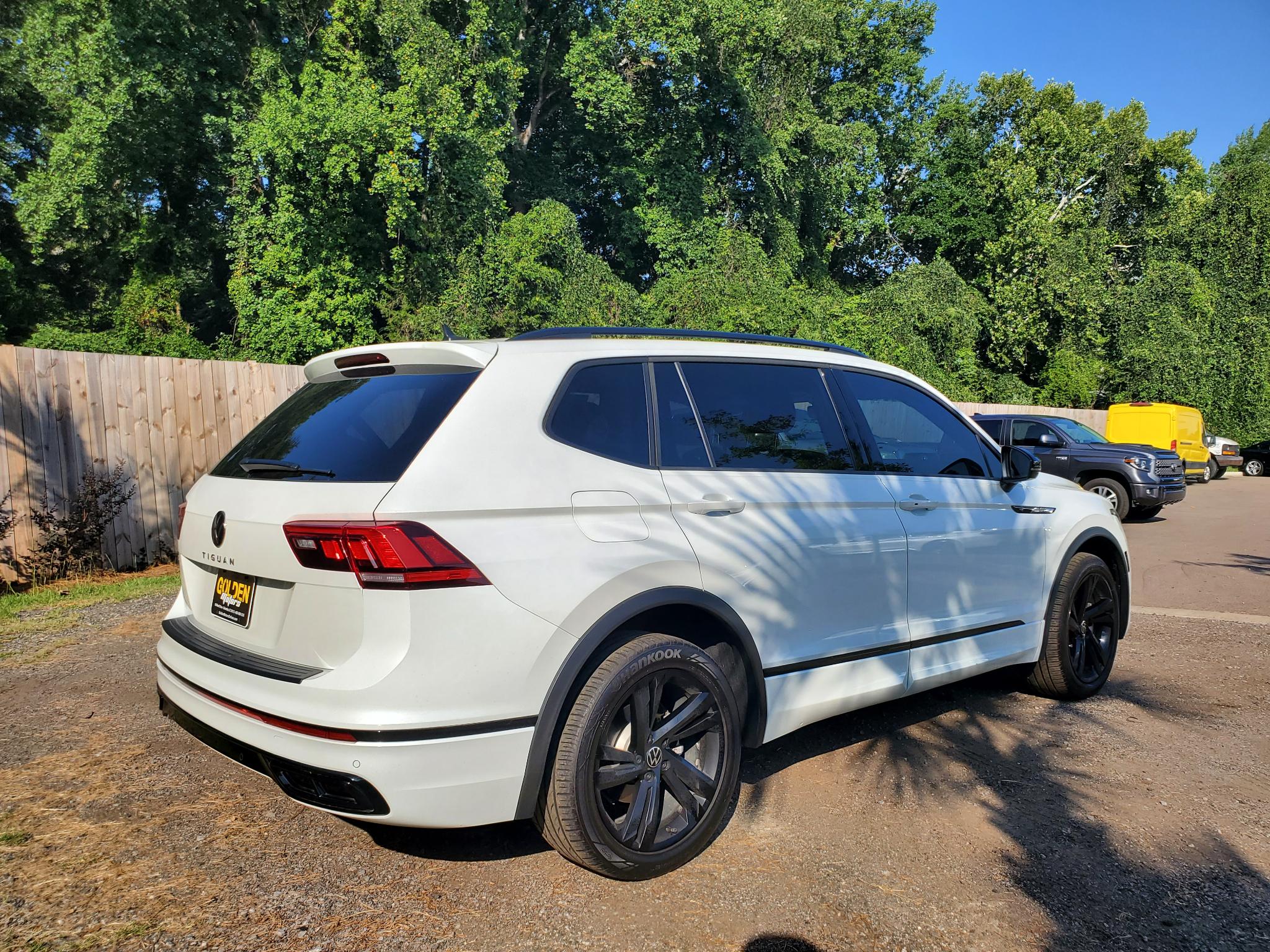 Volkswagen Tiguan 2.0T SE R-Line Black FWD 2023