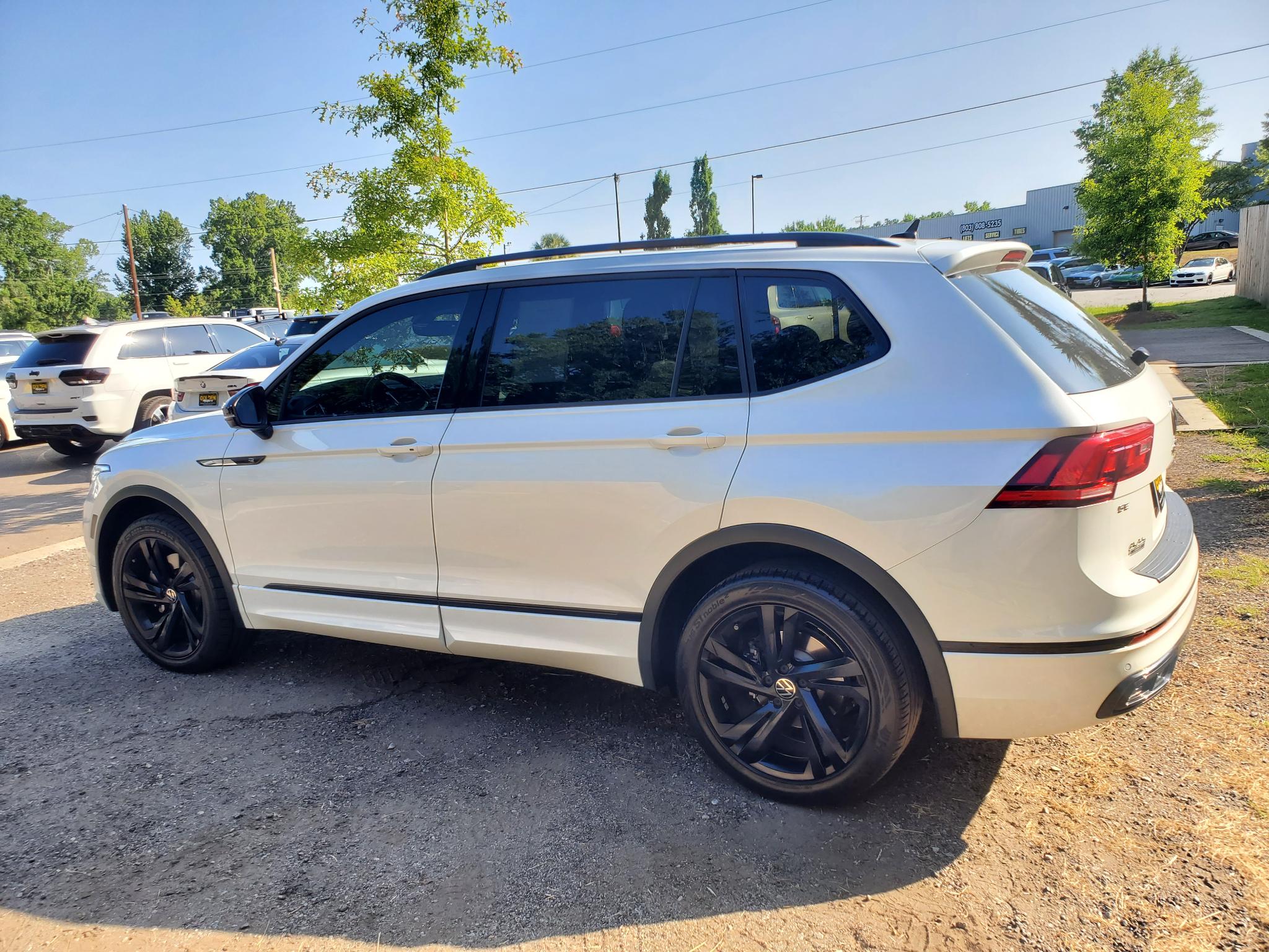 Volkswagen Tiguan 2.0T SE R-Line Black FWD 2023