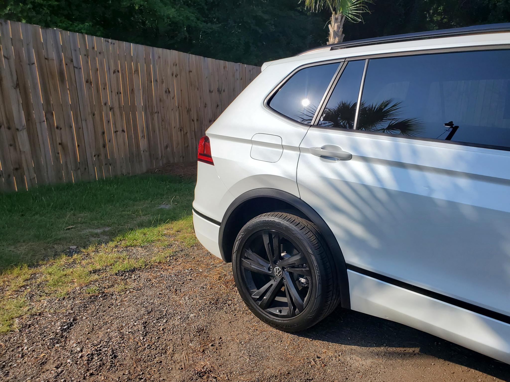 Volkswagen Tiguan 2.0T SE R-Line Black FWD 2023