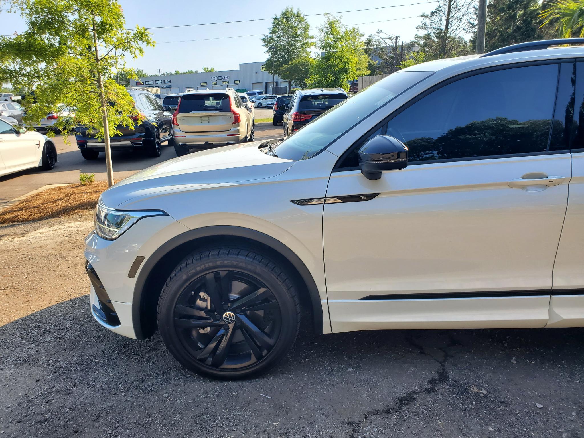 Volkswagen Tiguan 2.0T SE R-Line Black FWD 2023