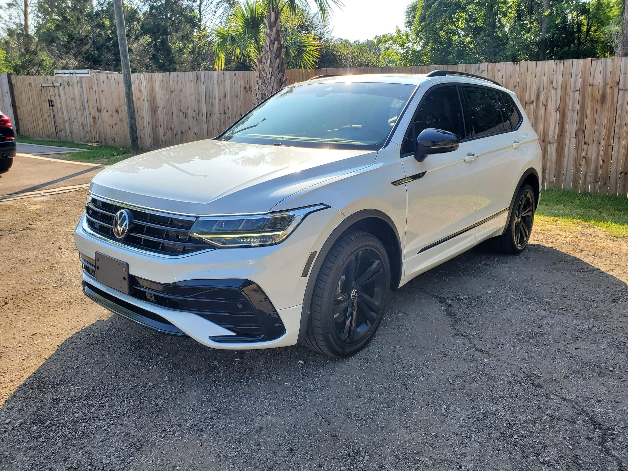 Volkswagen Tiguan 2.0T SE R-Line Black FWD 2023