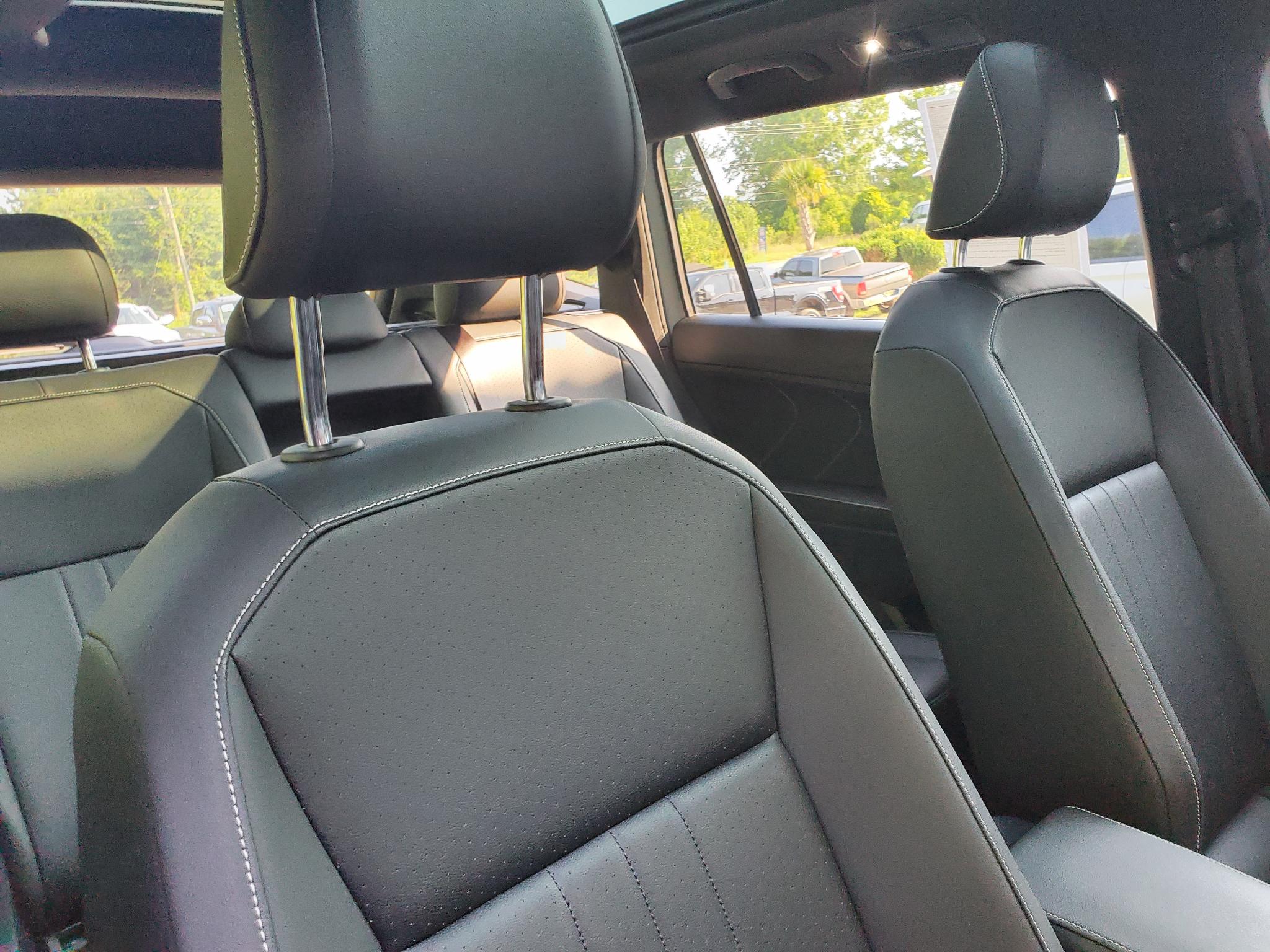 Volkswagen Tiguan 2.0T SE R-Line Black FWD 2023